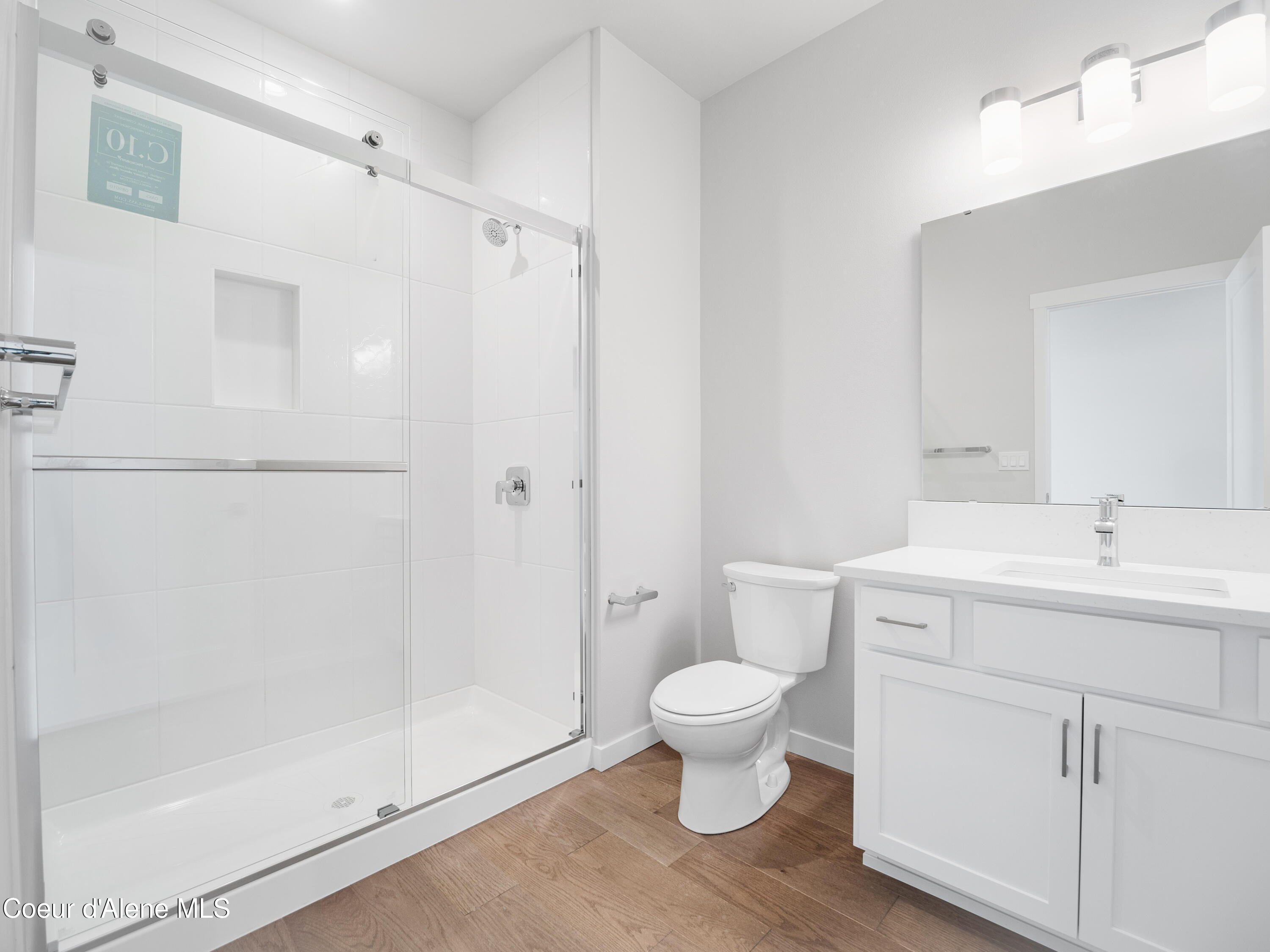 1037 E RAILROAD AVENUE