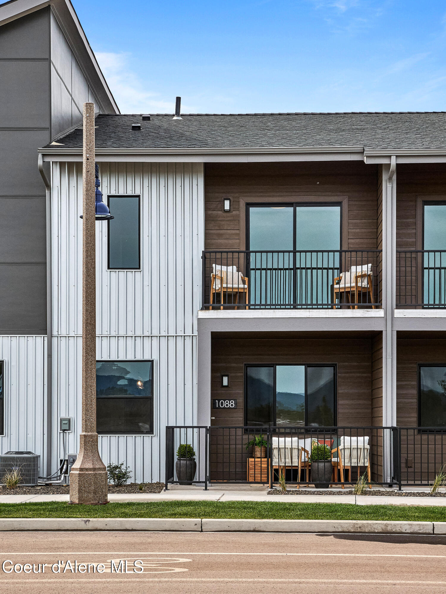 1048 E 4TH AVE, 104