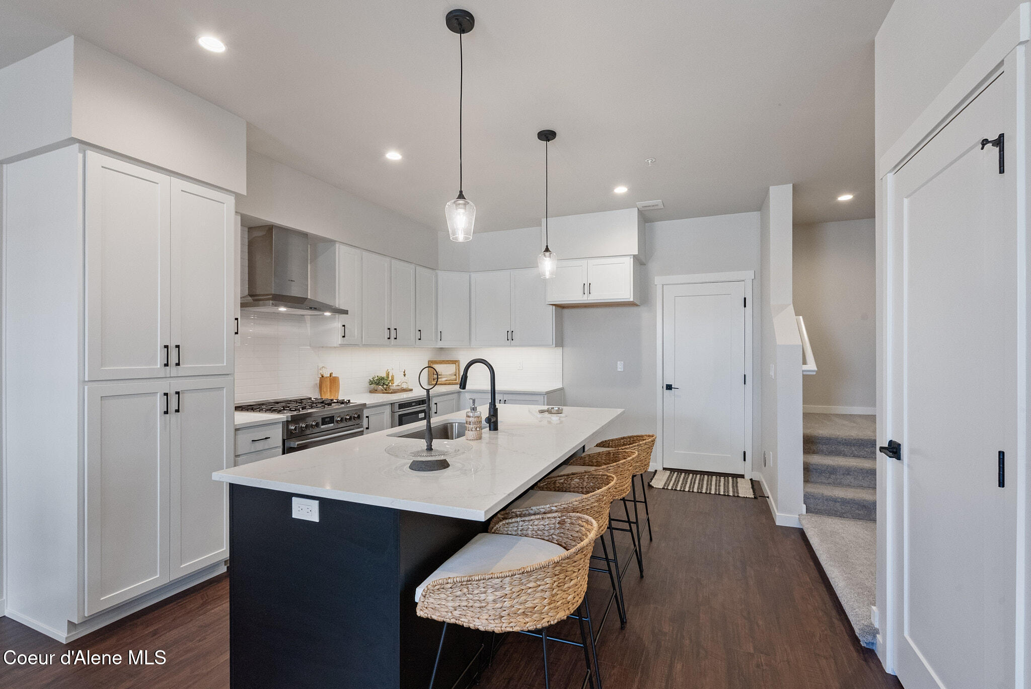 1008 E 4TH AVE, 104