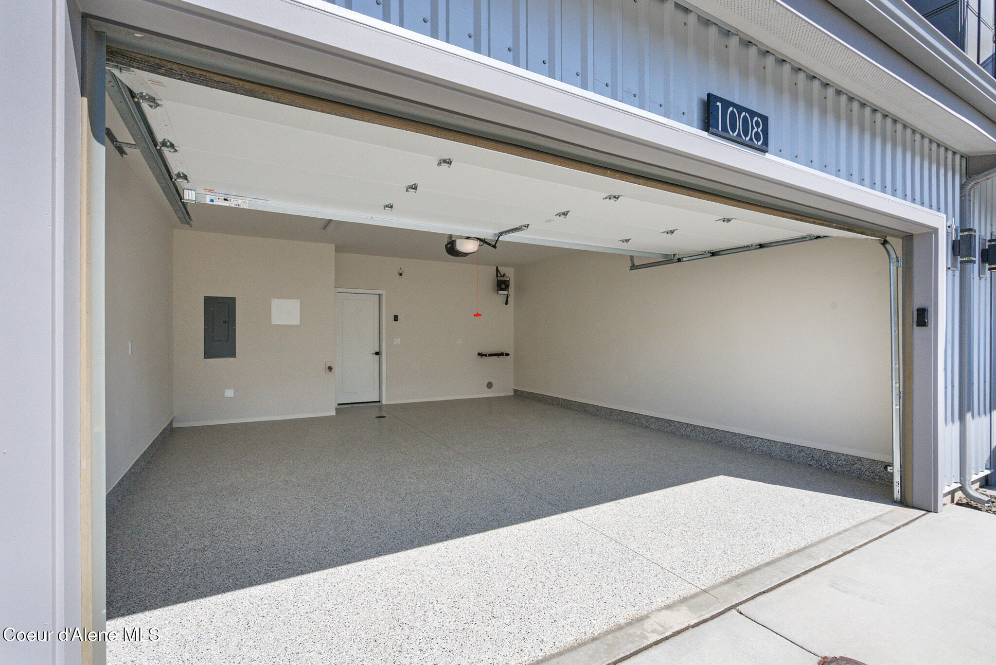 1008 E 4TH AVE, 104
