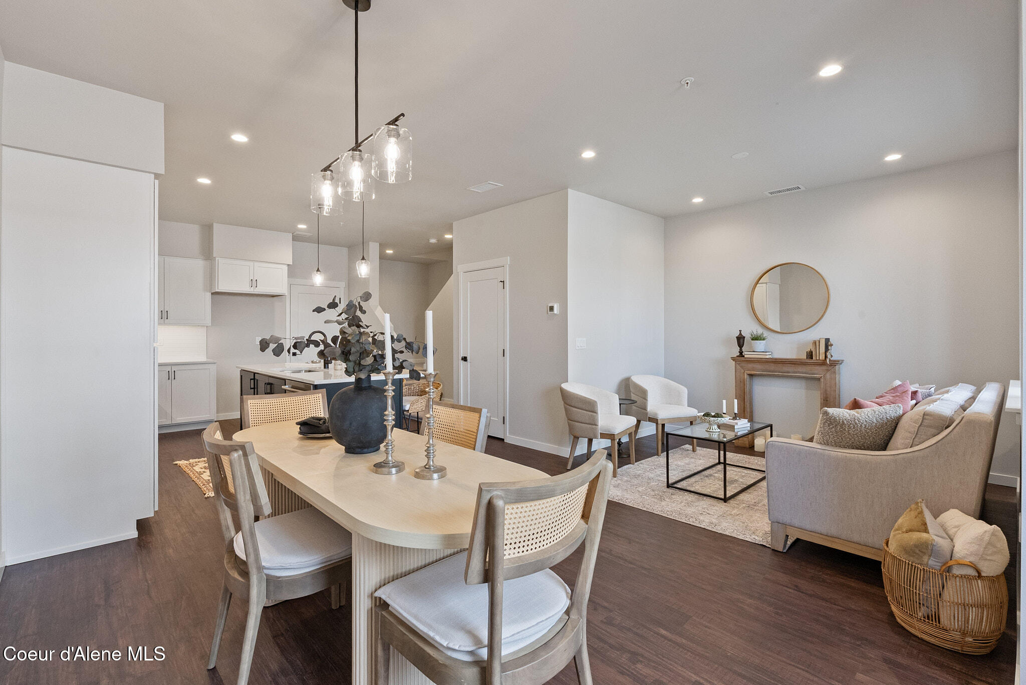 1008 E 4TH AVE, 104
