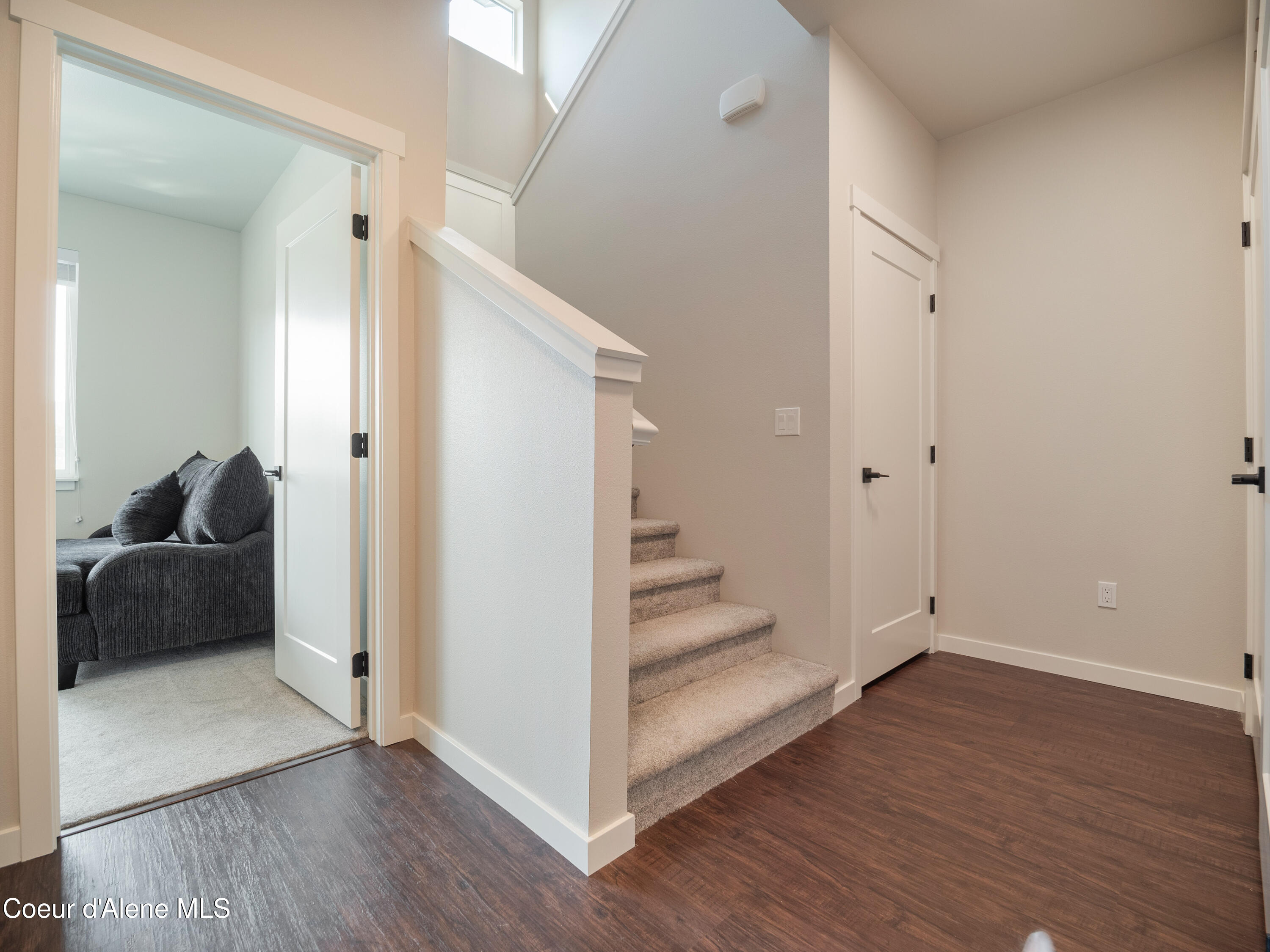 1227 E MILLWORX LOOP
