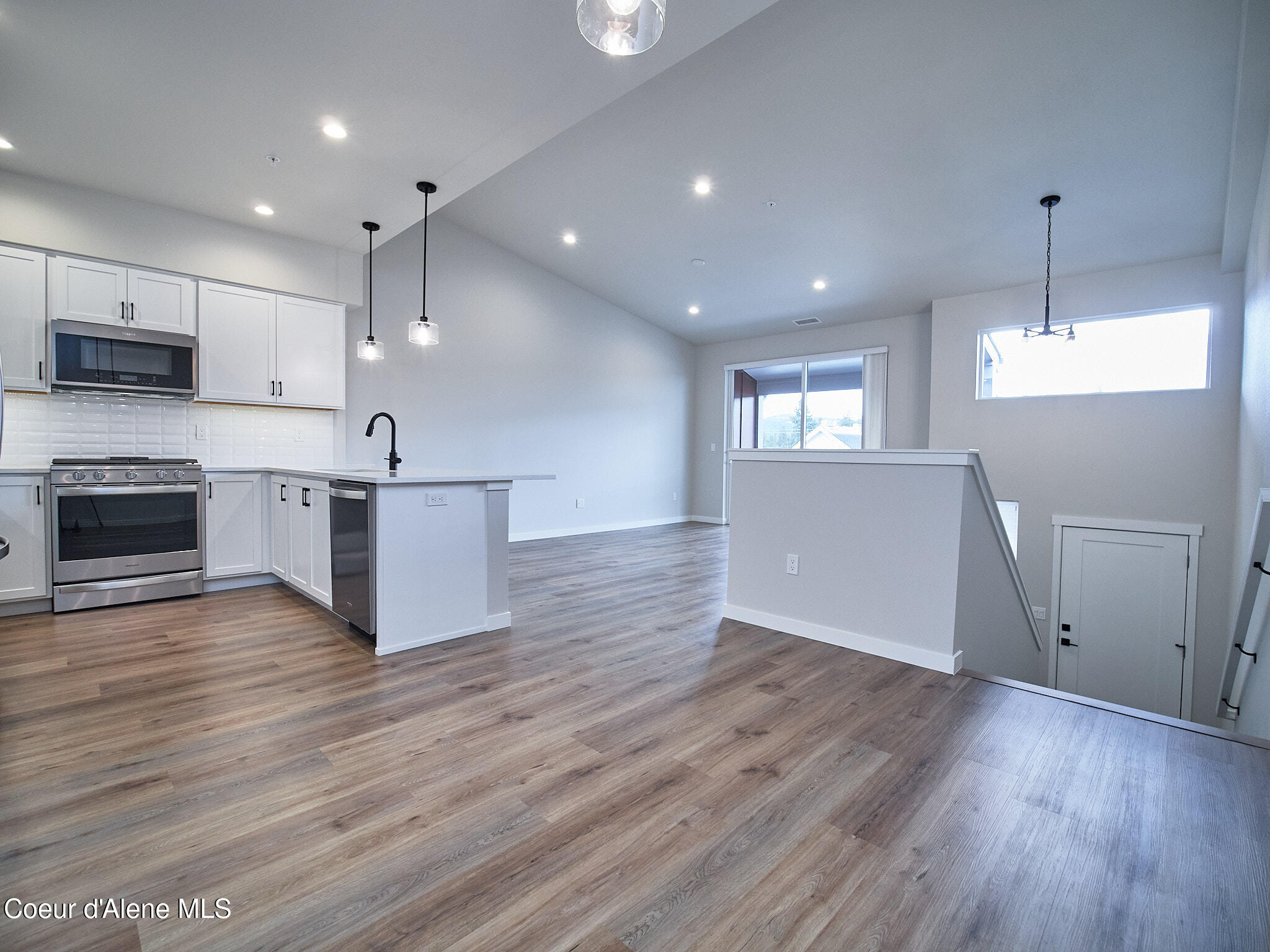 1227 E MILLWORX LOOP