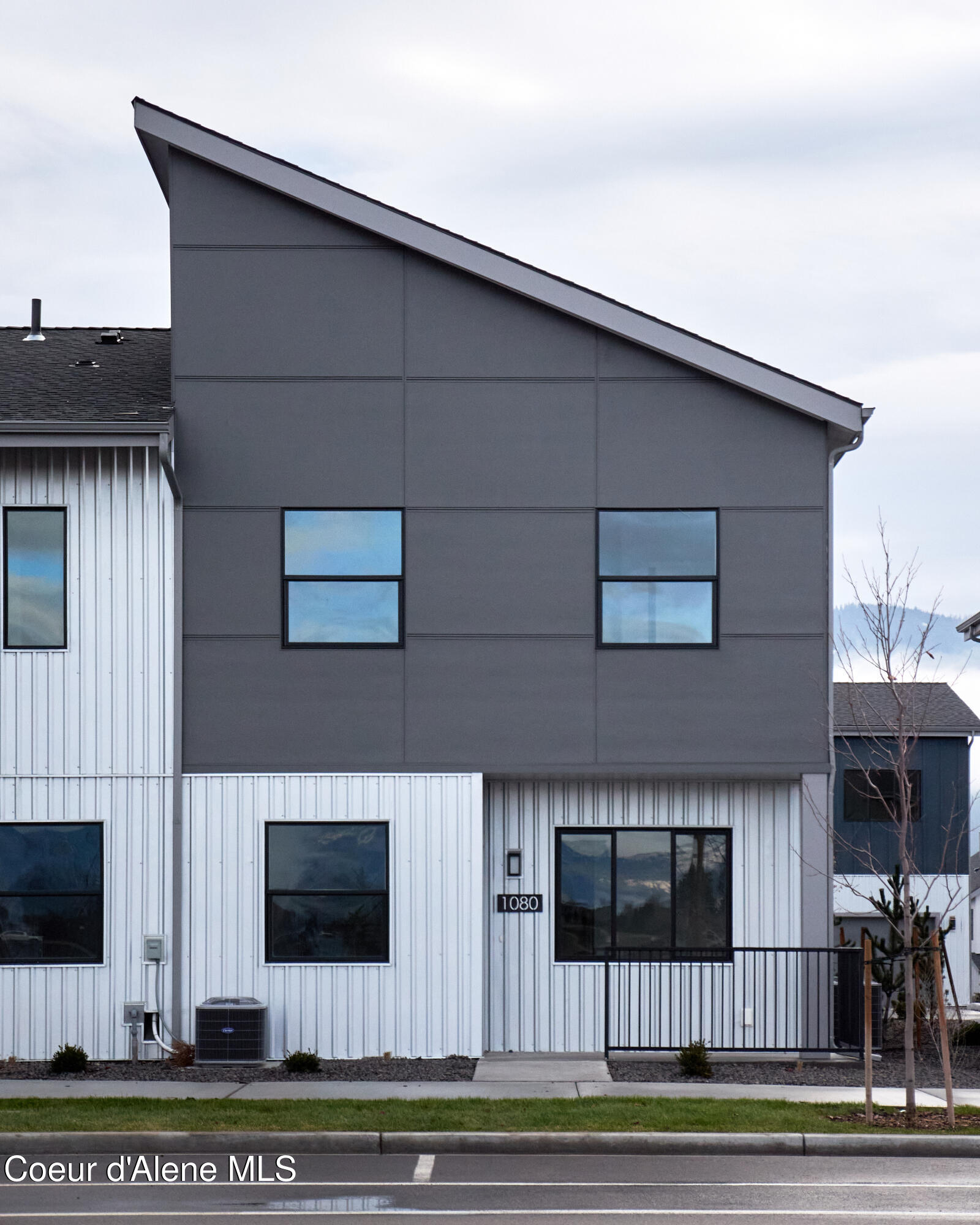 1080 E 4TH AVE