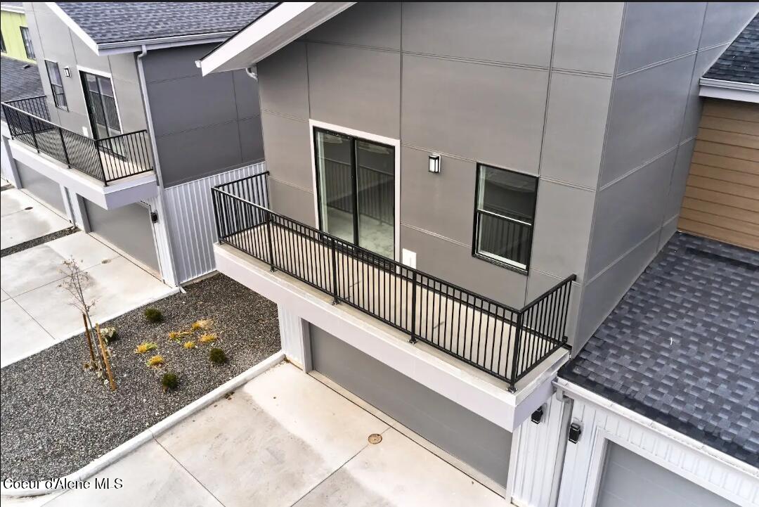 1080 E 4TH AVE
