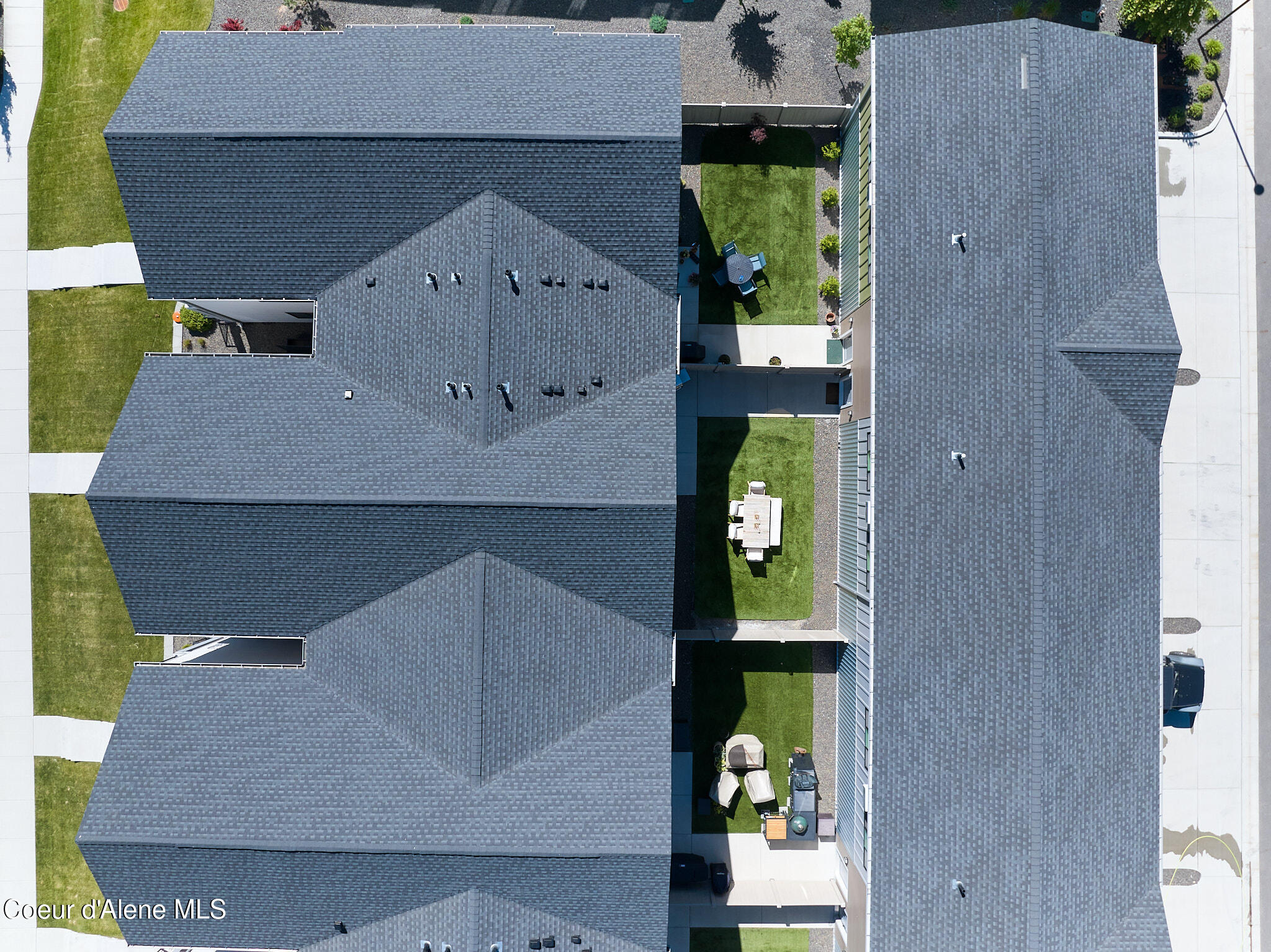 993 E RAILROAD AVE