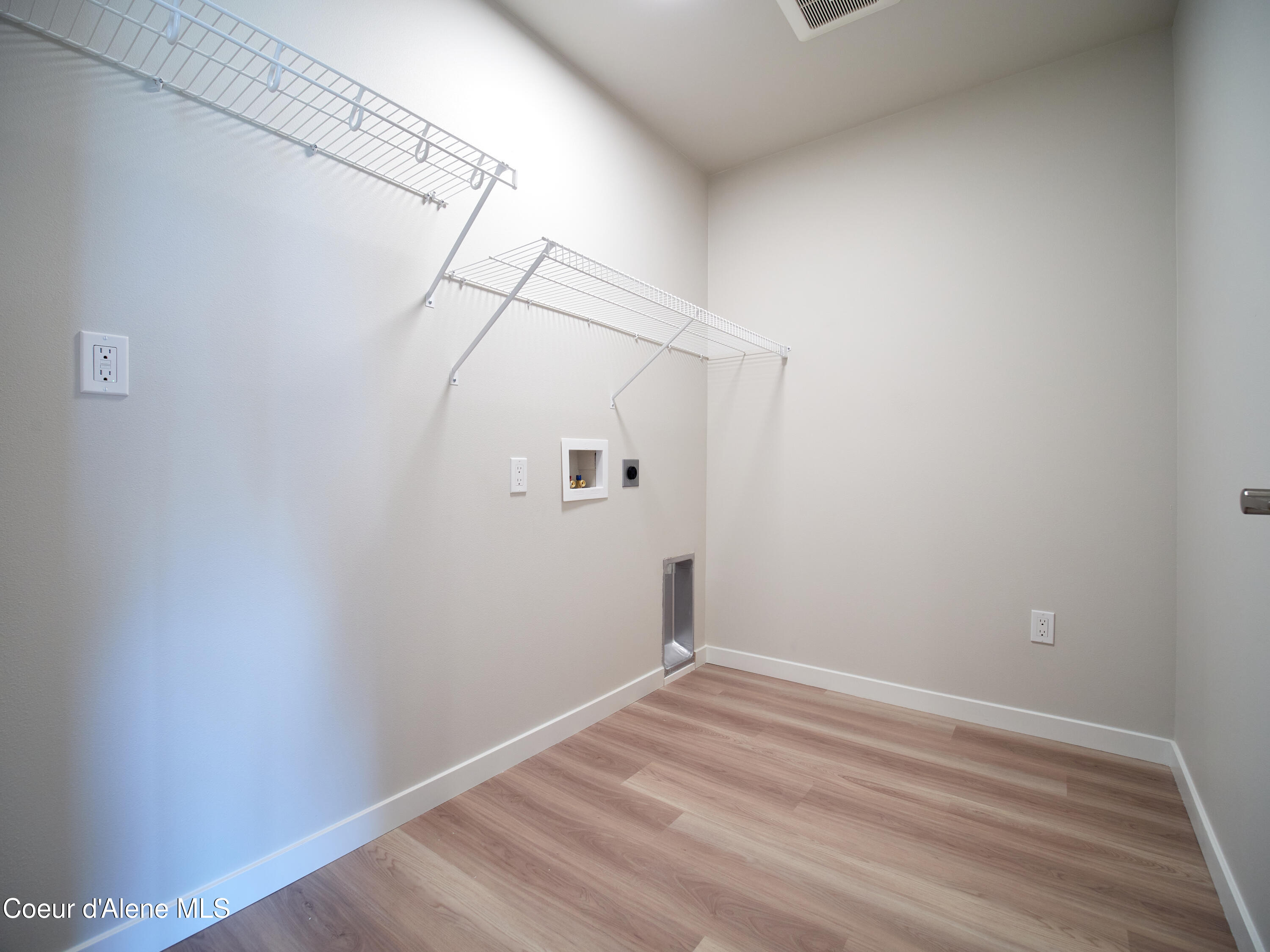 1042 E 4TH AVE