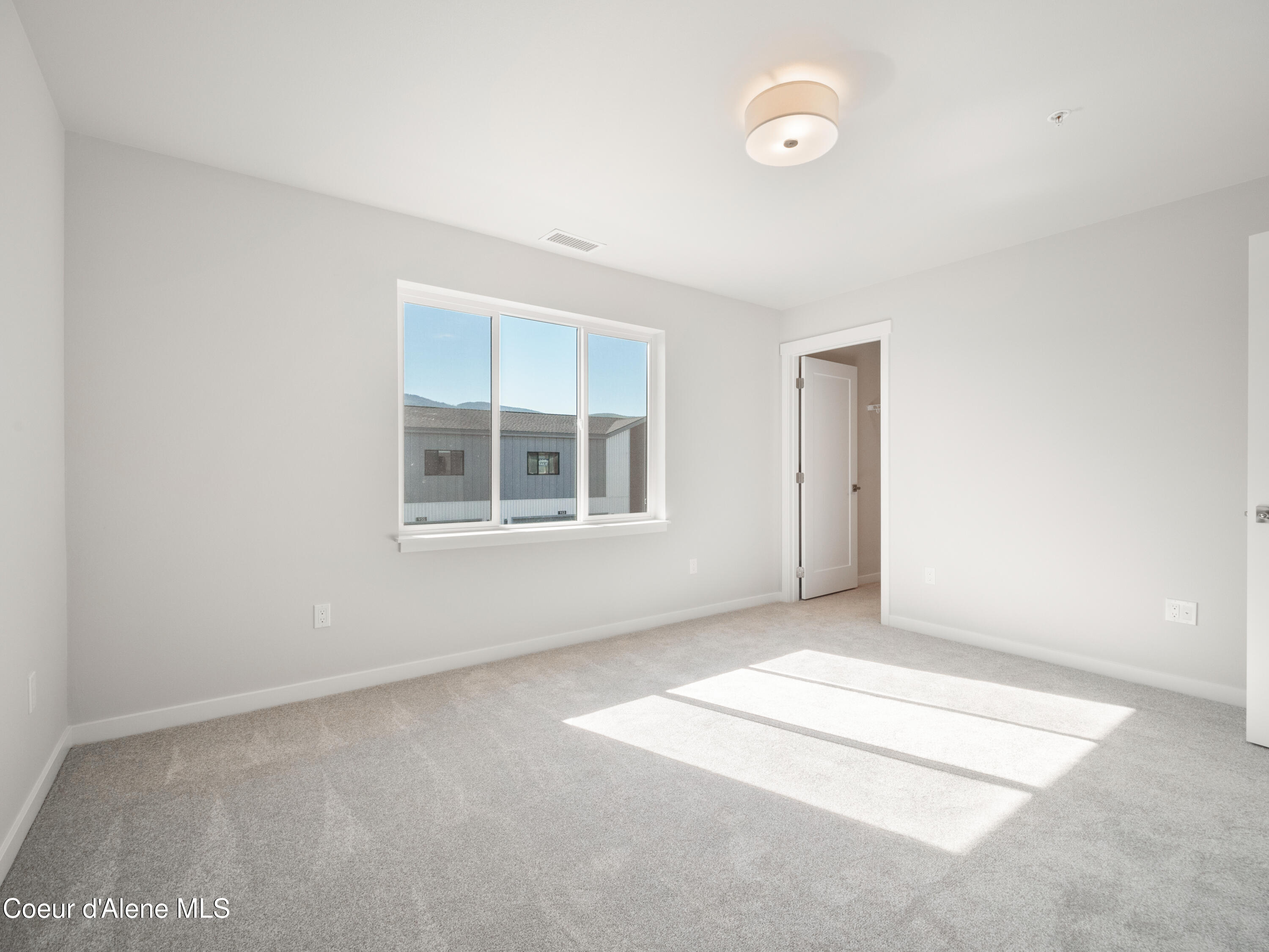 1042 E 4TH AVE