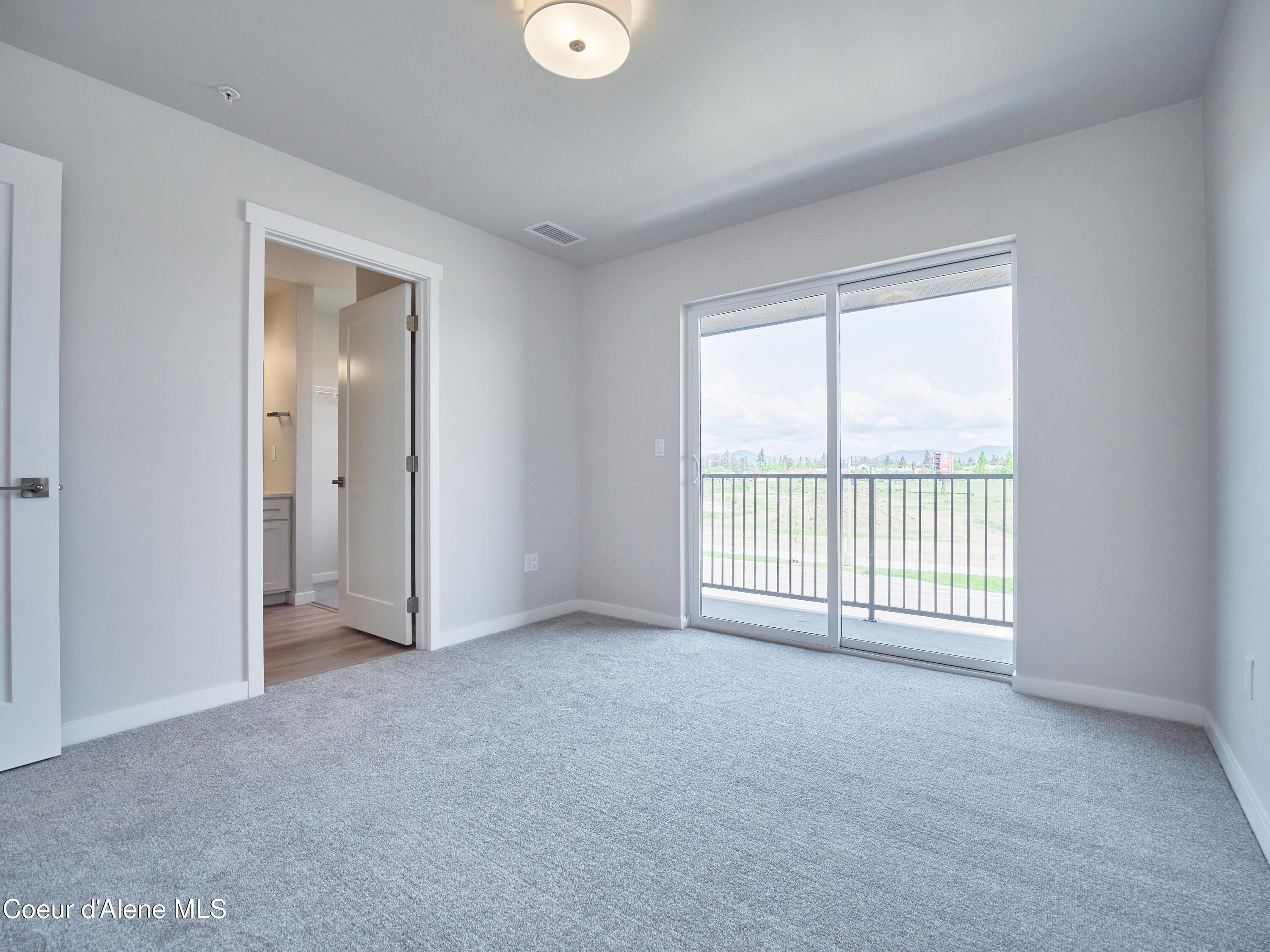 1042 E 4TH AVE
