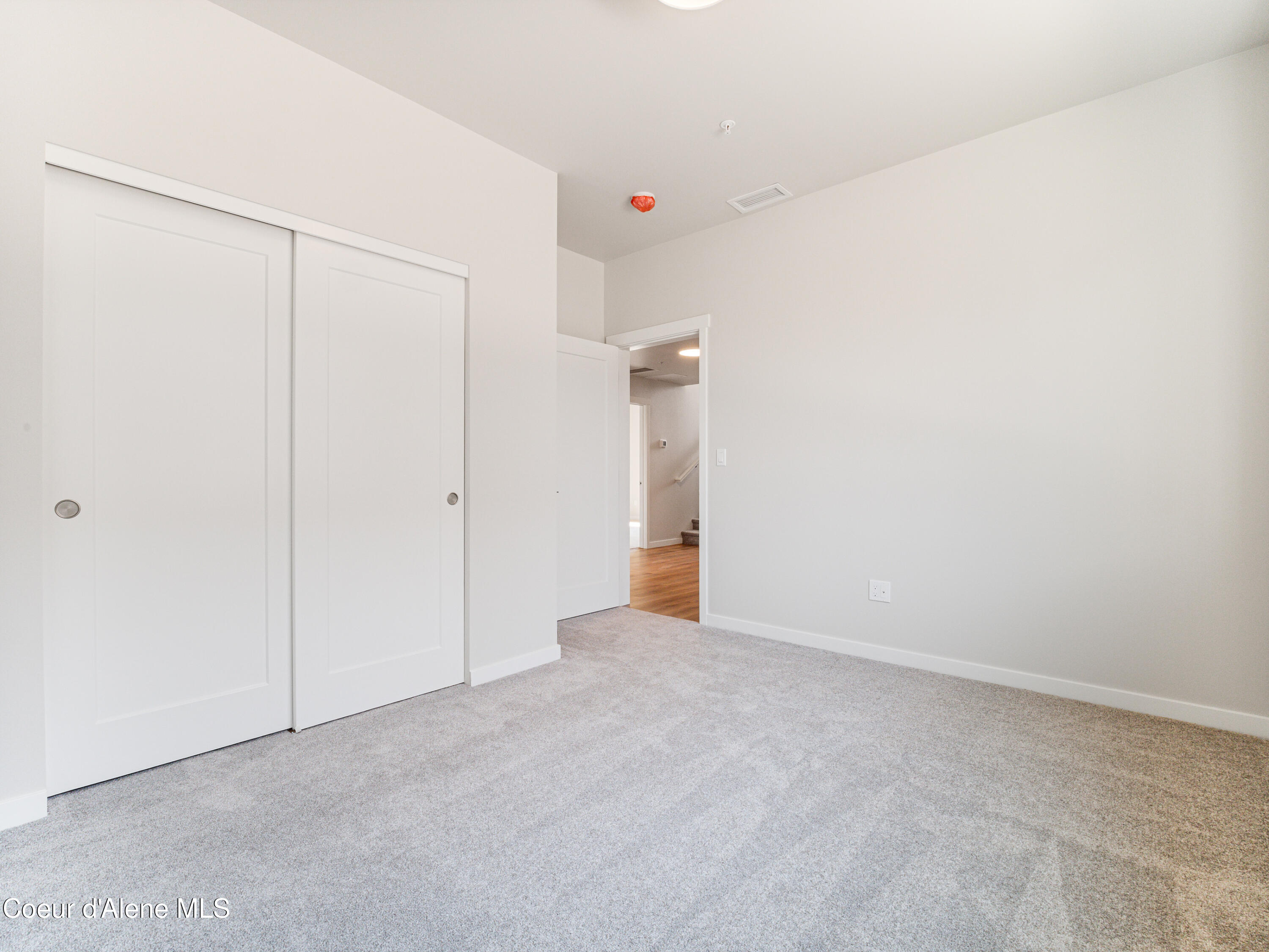 1223 E MILLWORX LOOP