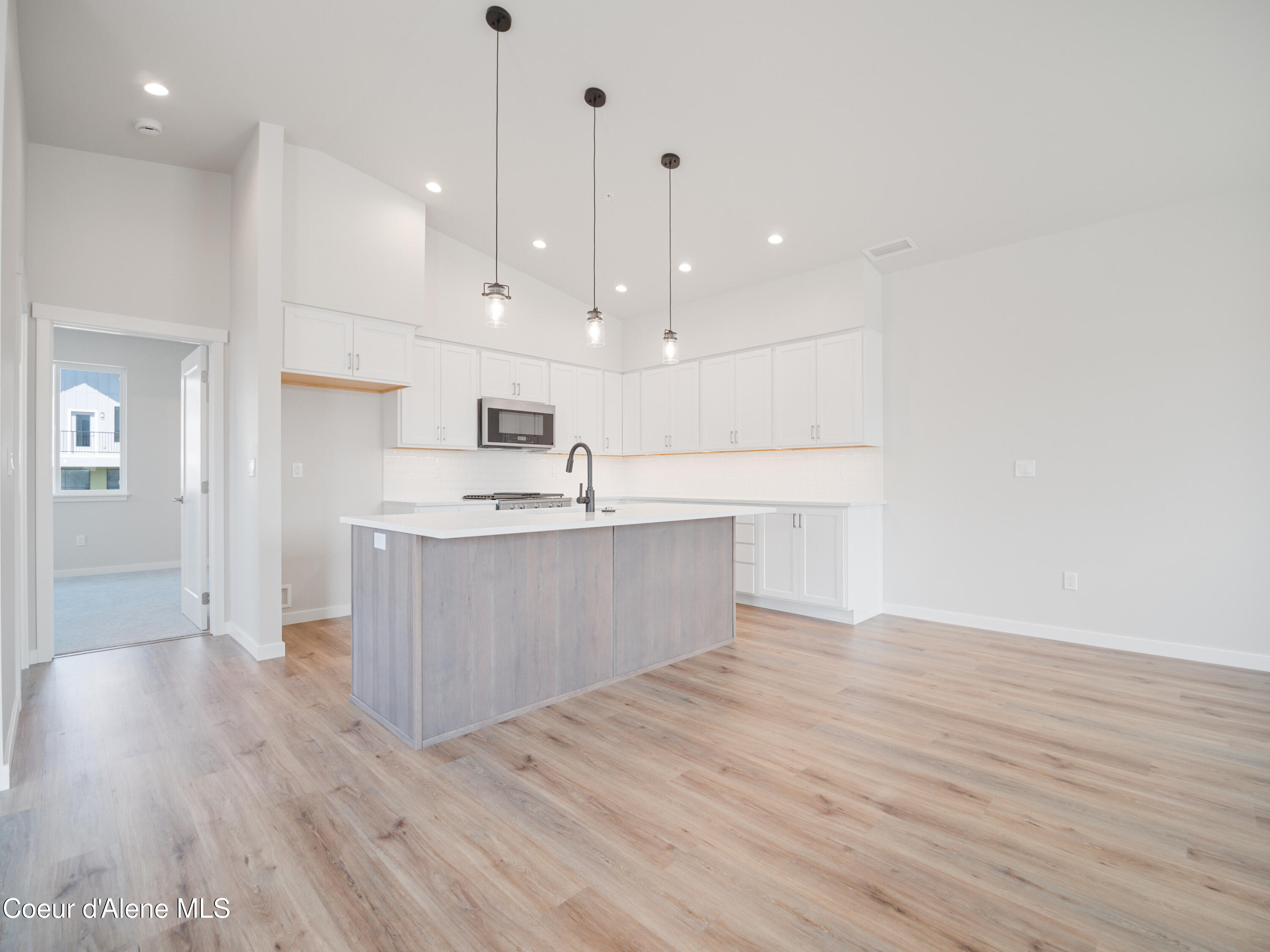 1223 E MILLWORX LOOP