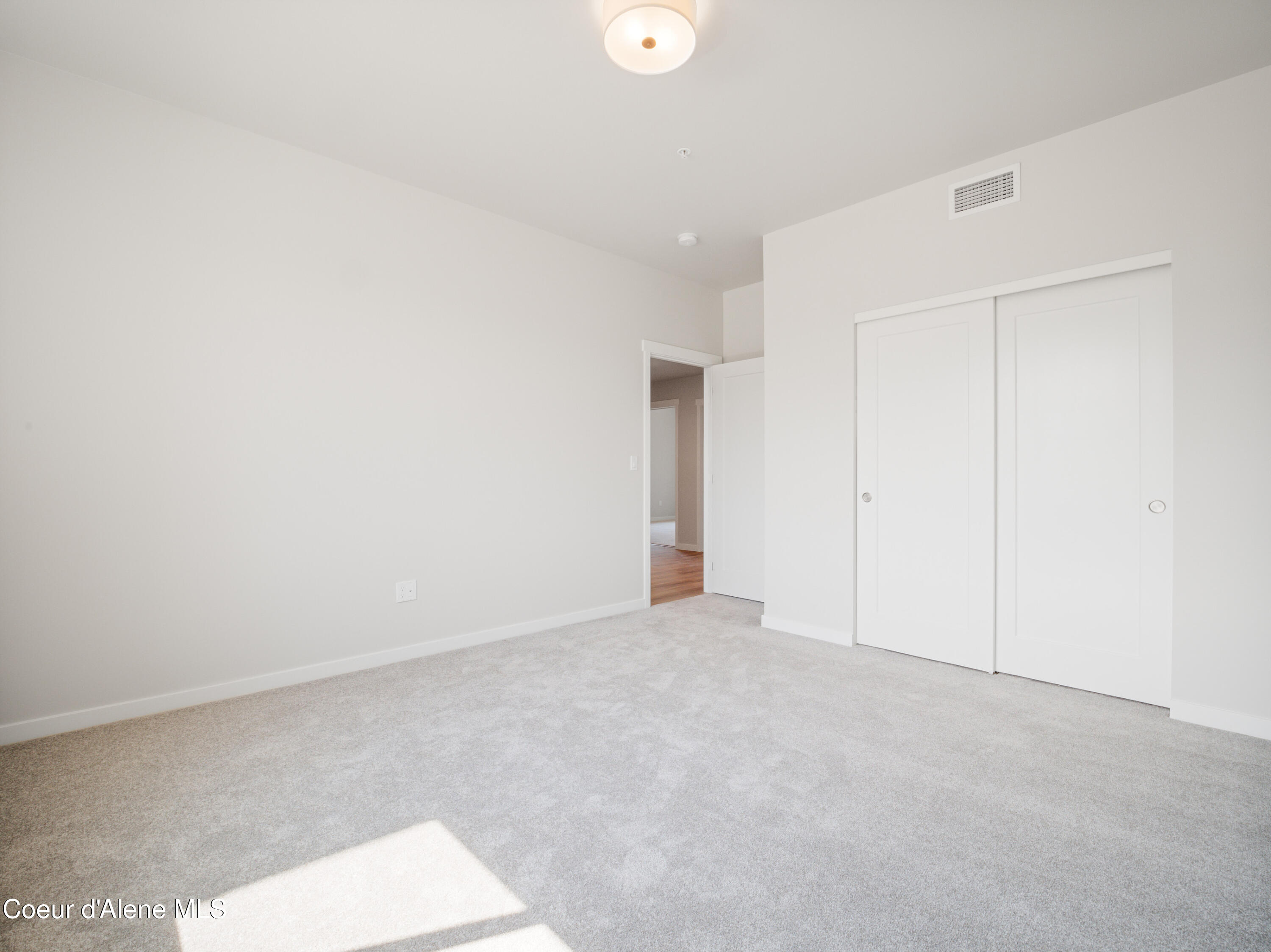 1223 E MILLWORX LOOP