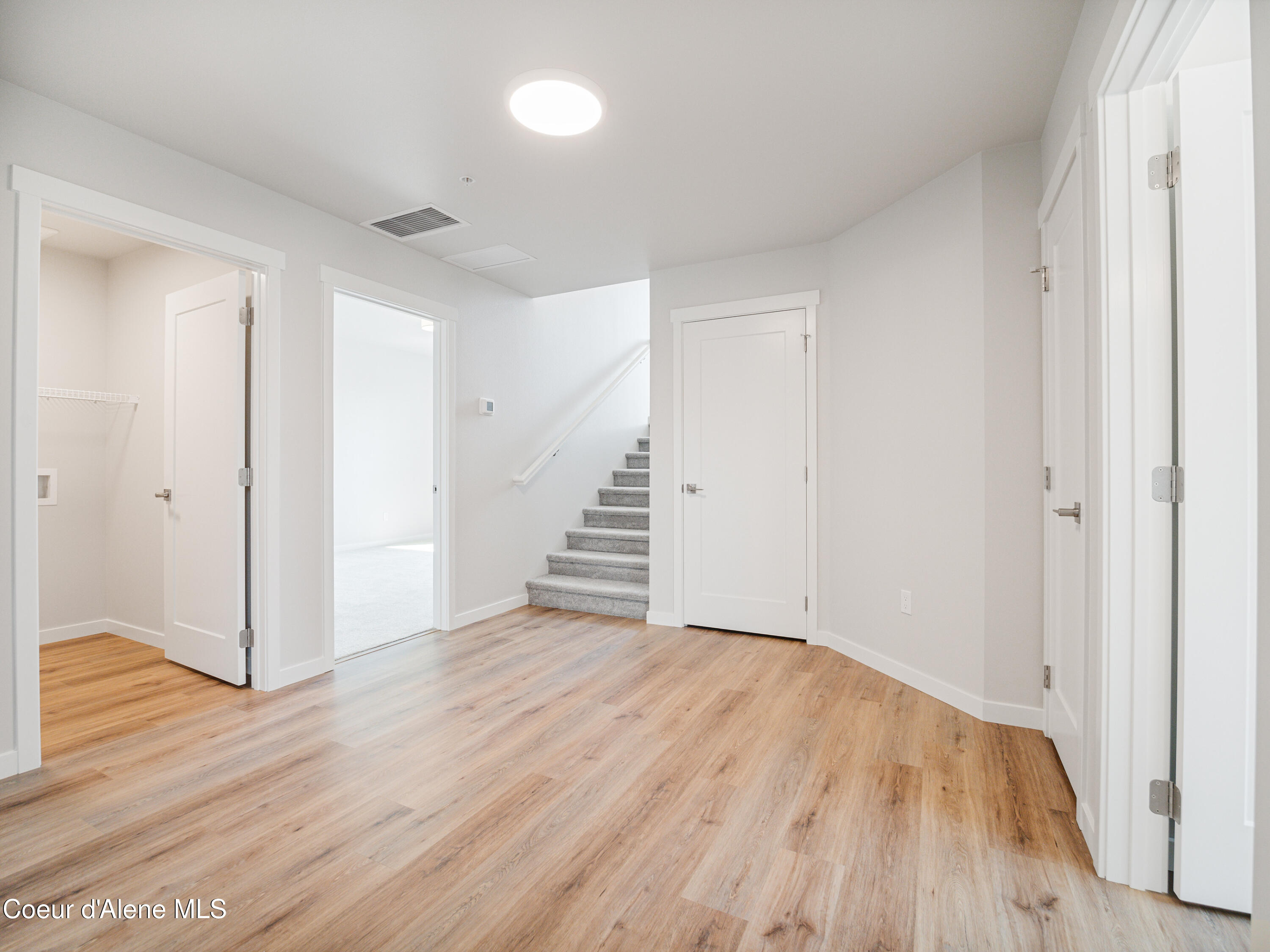 1223 E MILLWORX LOOP