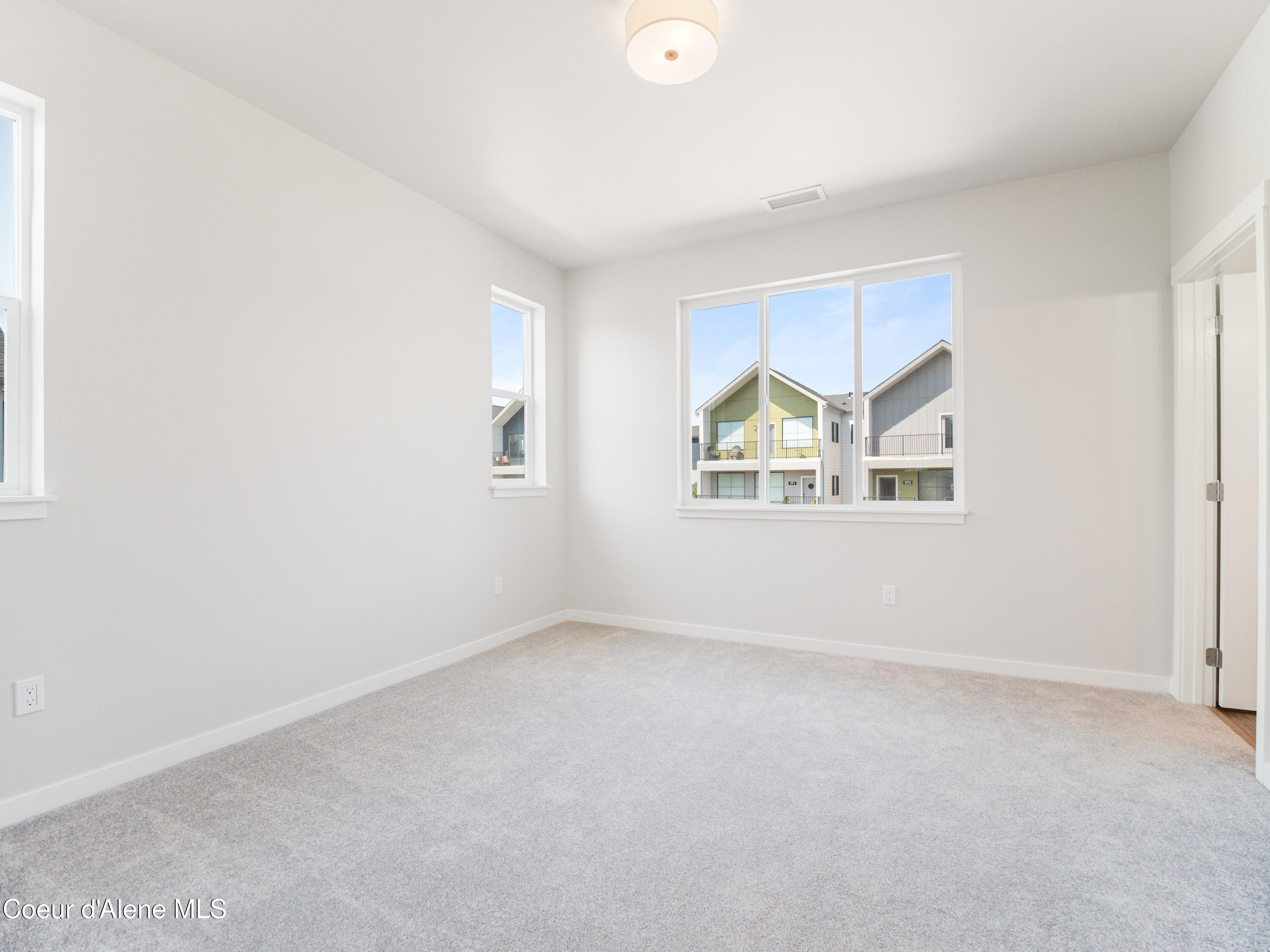 1223 E MILLWORX LOOP