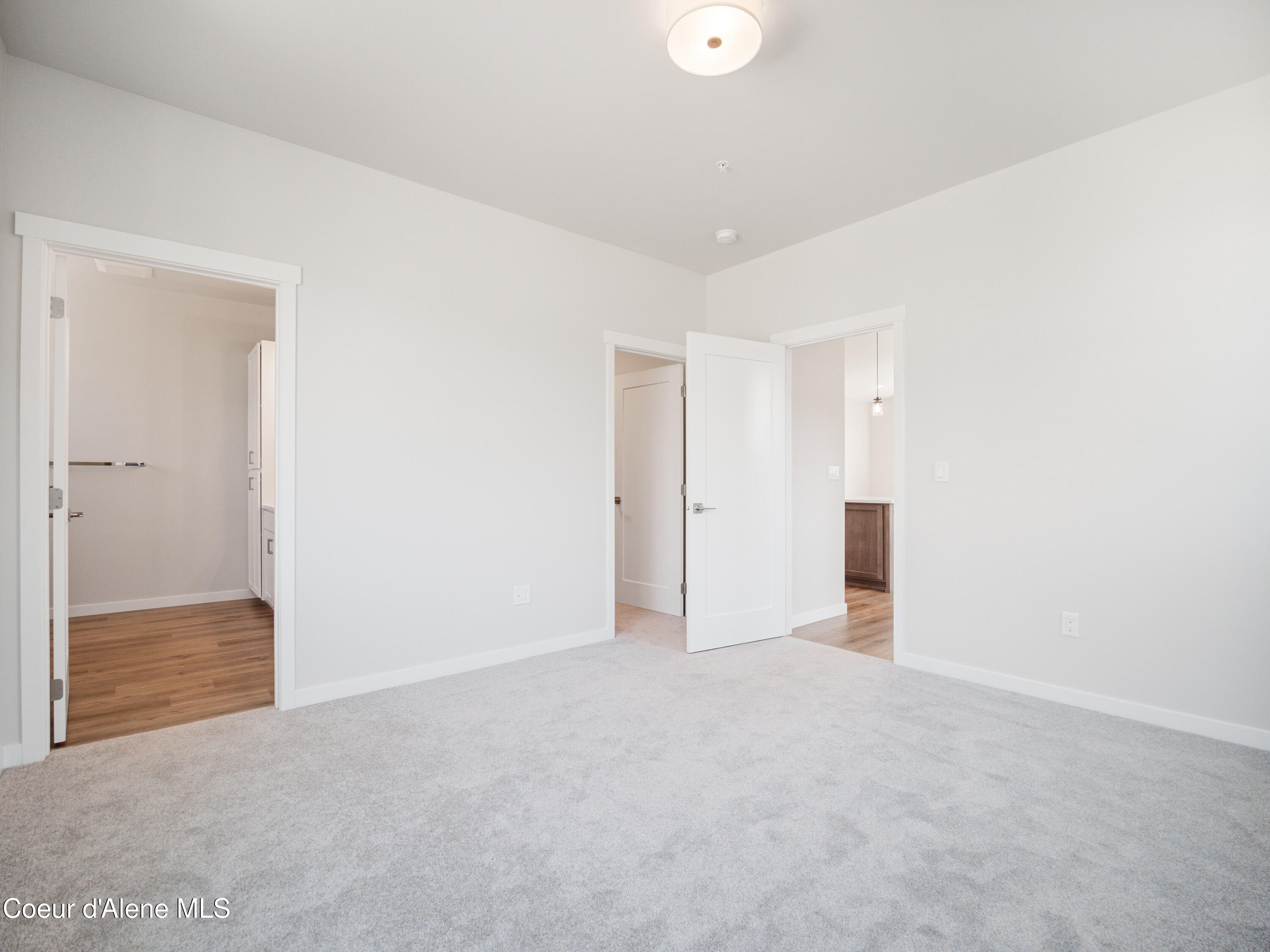 1223 E MILLWORX LOOP