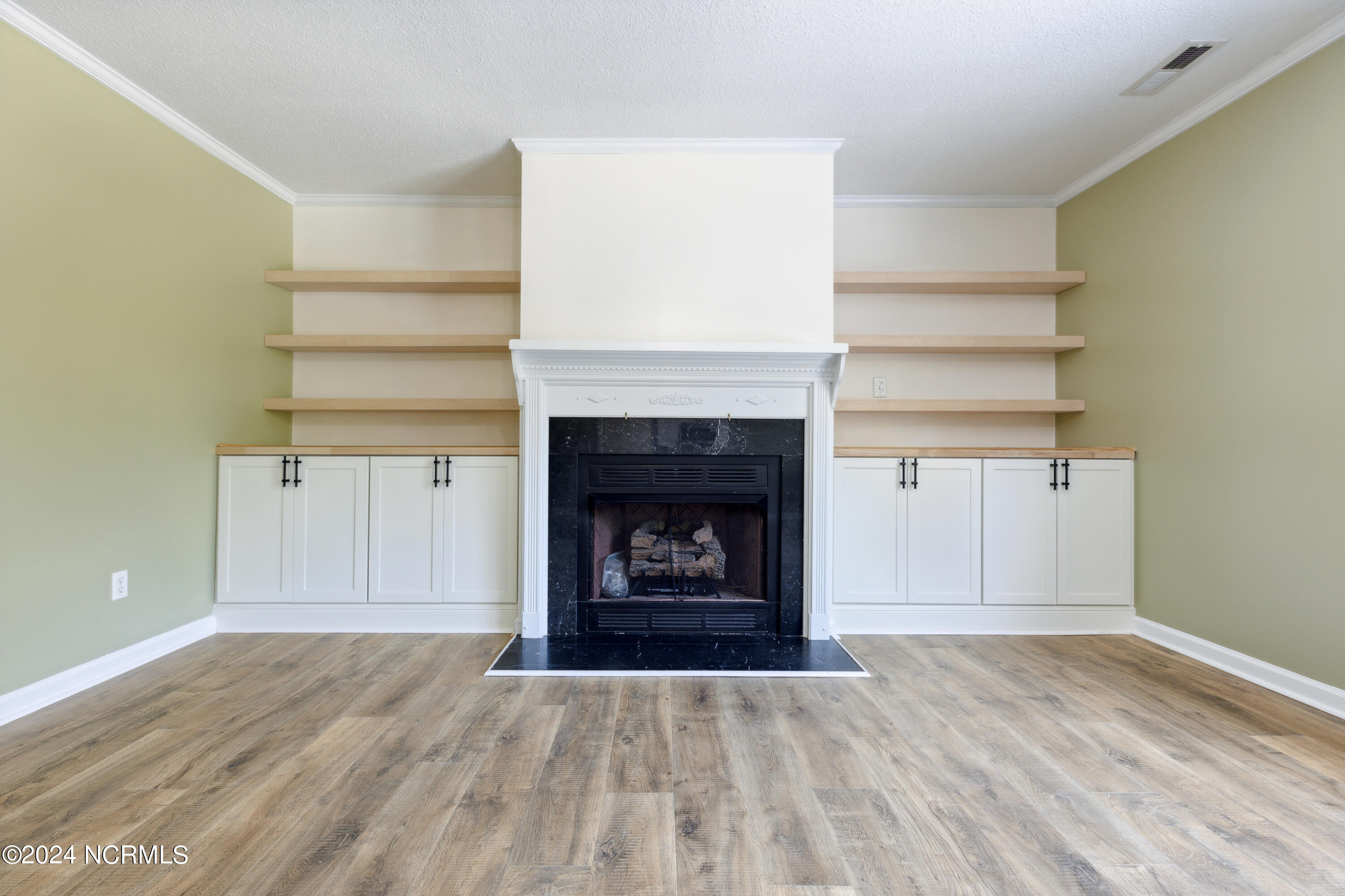 411 Country Club Drive