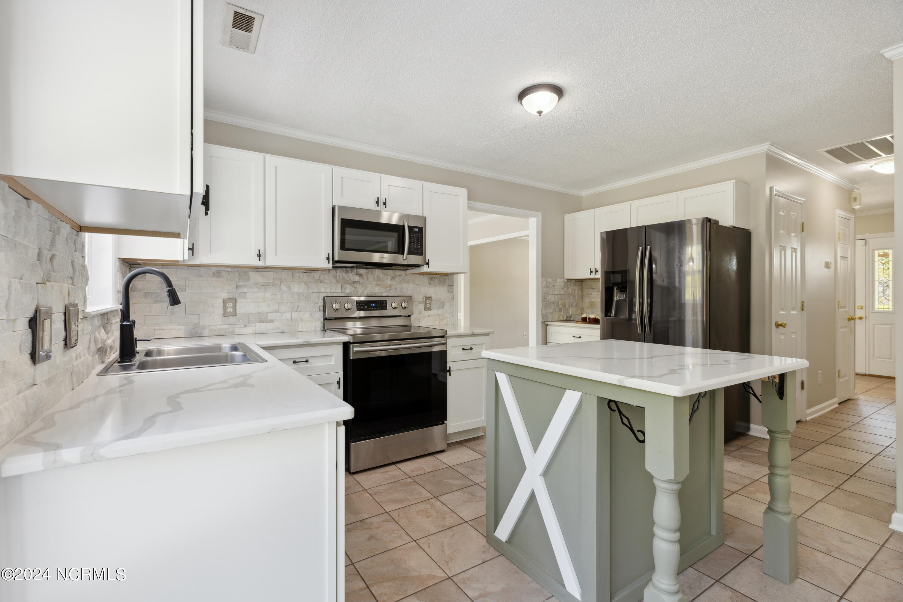 411 Country Club Drive