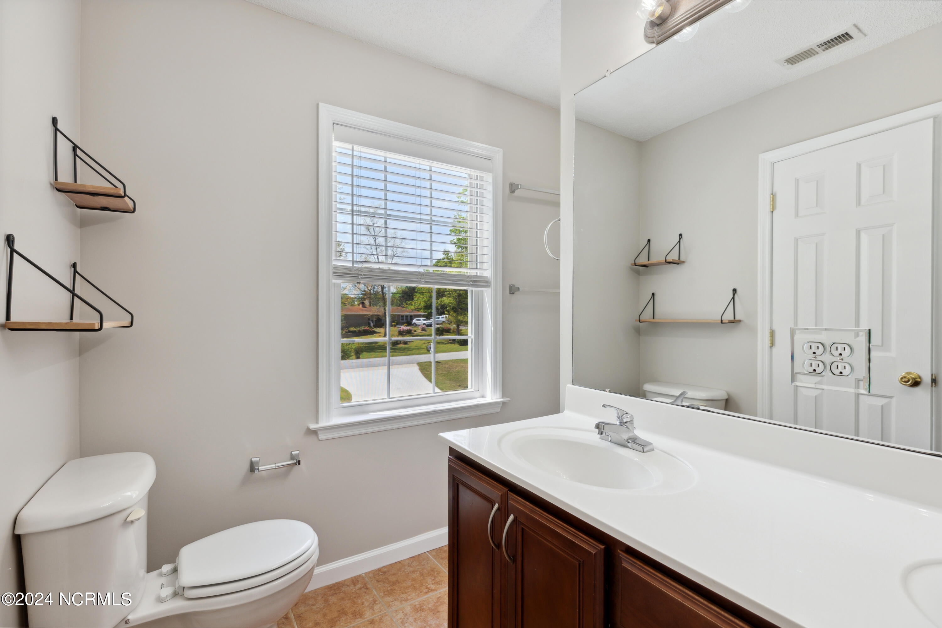 411 Country Club Drive