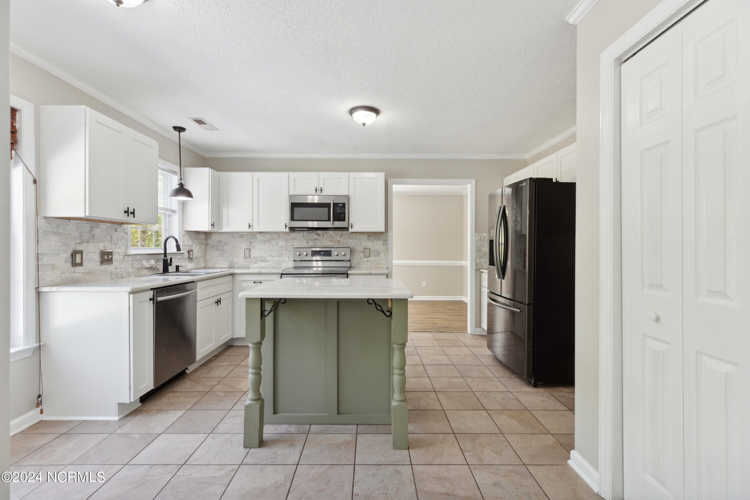 411 Country Club Drive