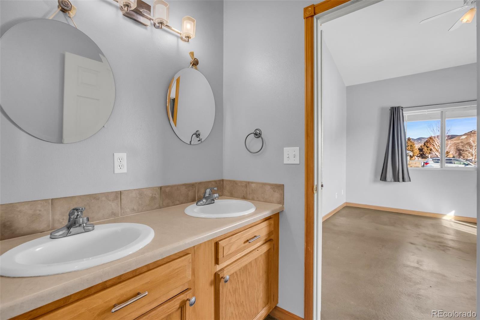 614 Palmer Street Unit: 4