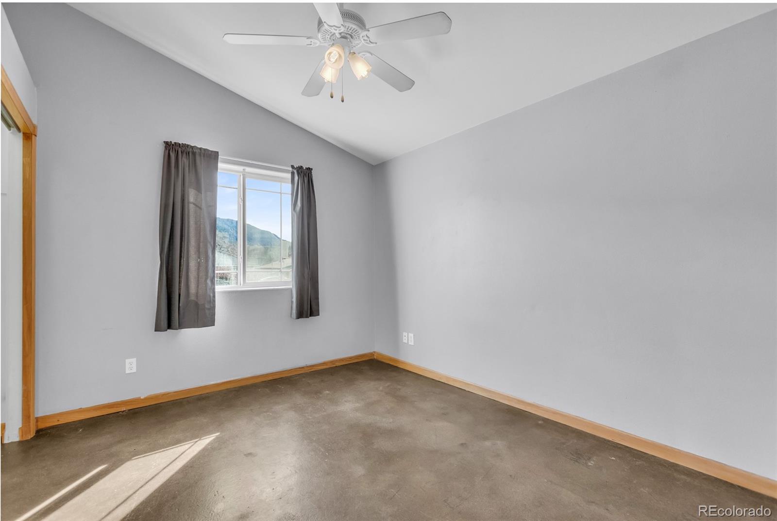 614 Palmer Street Unit: 4