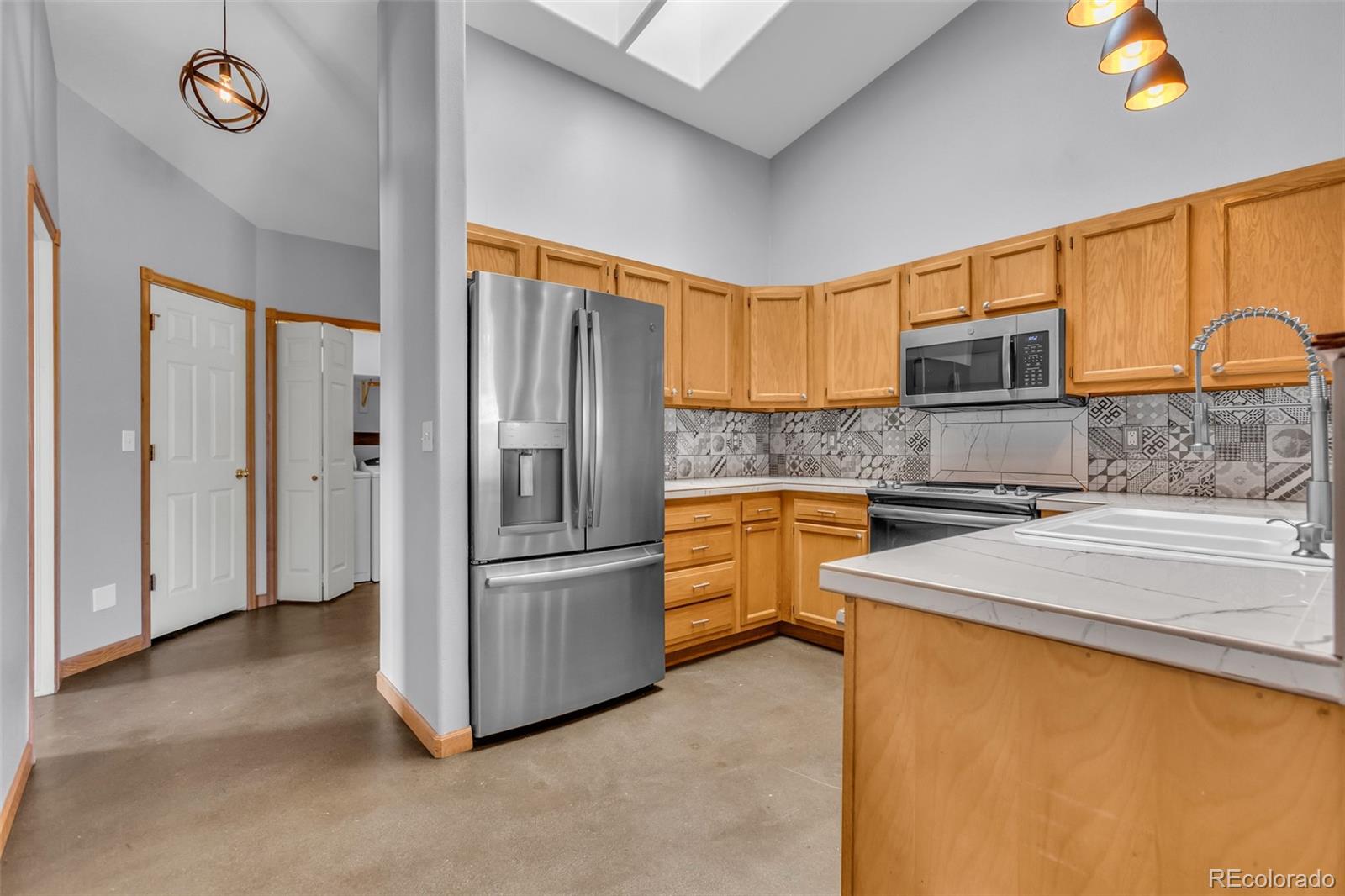 614 Palmer Street Unit: 4