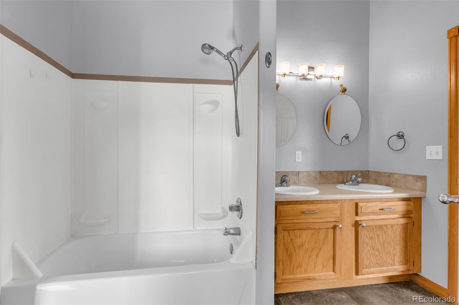 614 Palmer Street Unit: 4