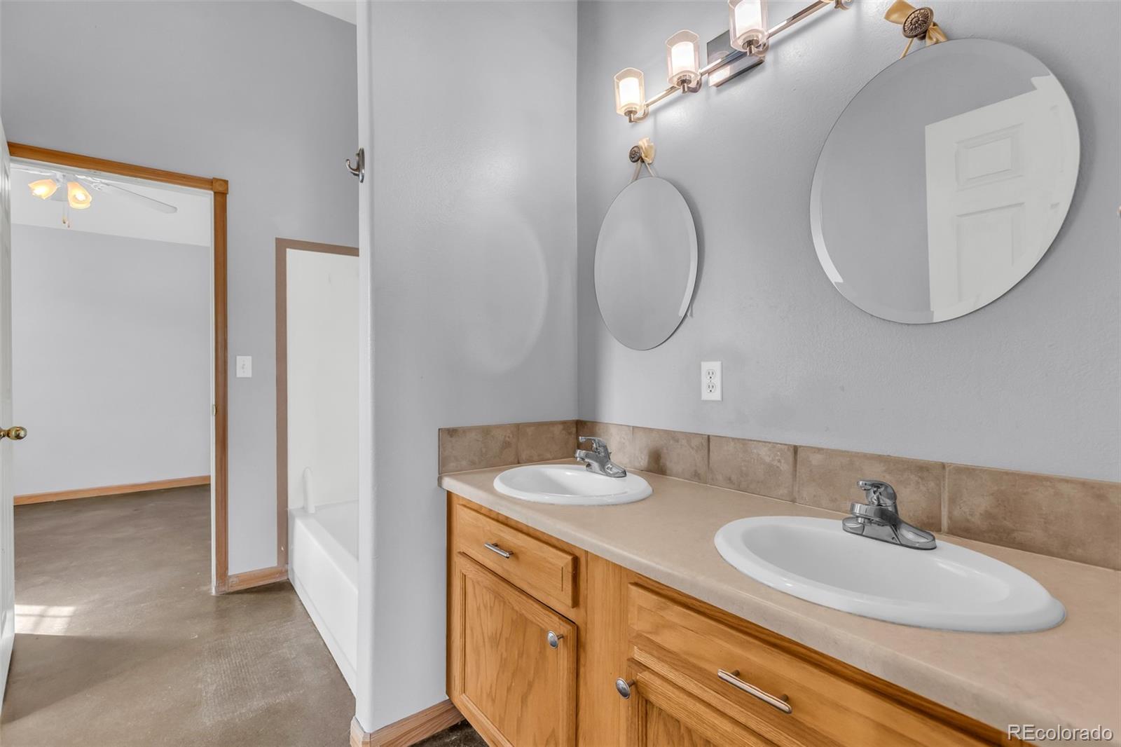 614 Palmer Street Unit: 4