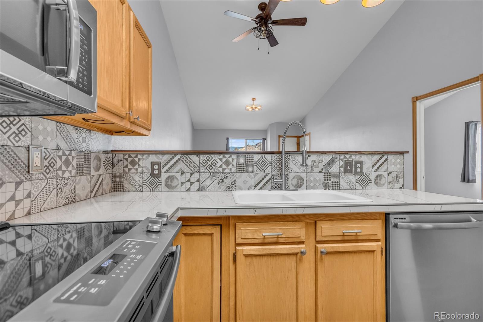 614 Palmer Street Unit: 4