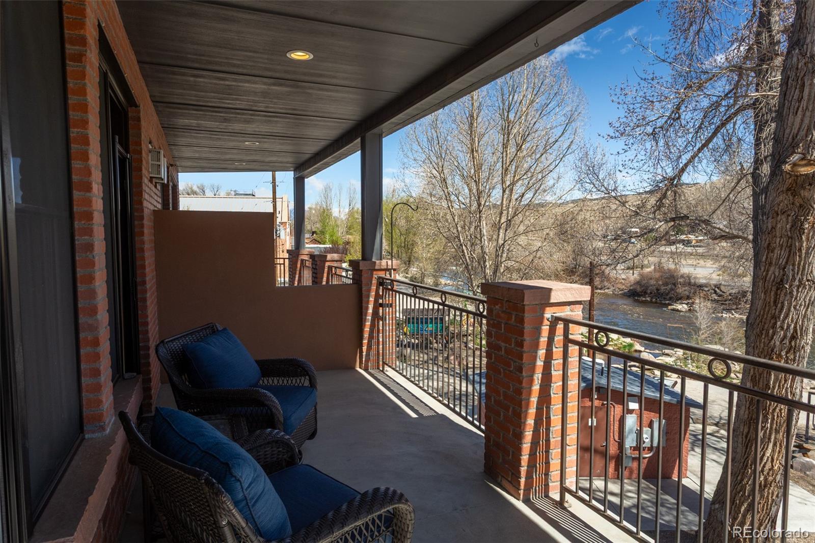 130 W Sackett Avenue Unit: K