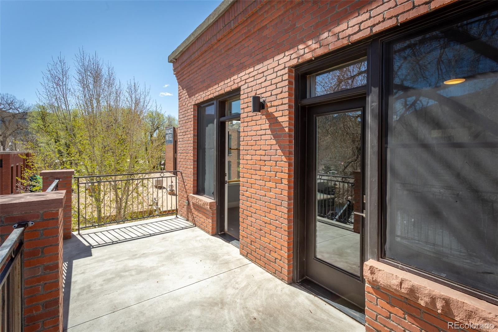 130 W Sackett Avenue Unit: K