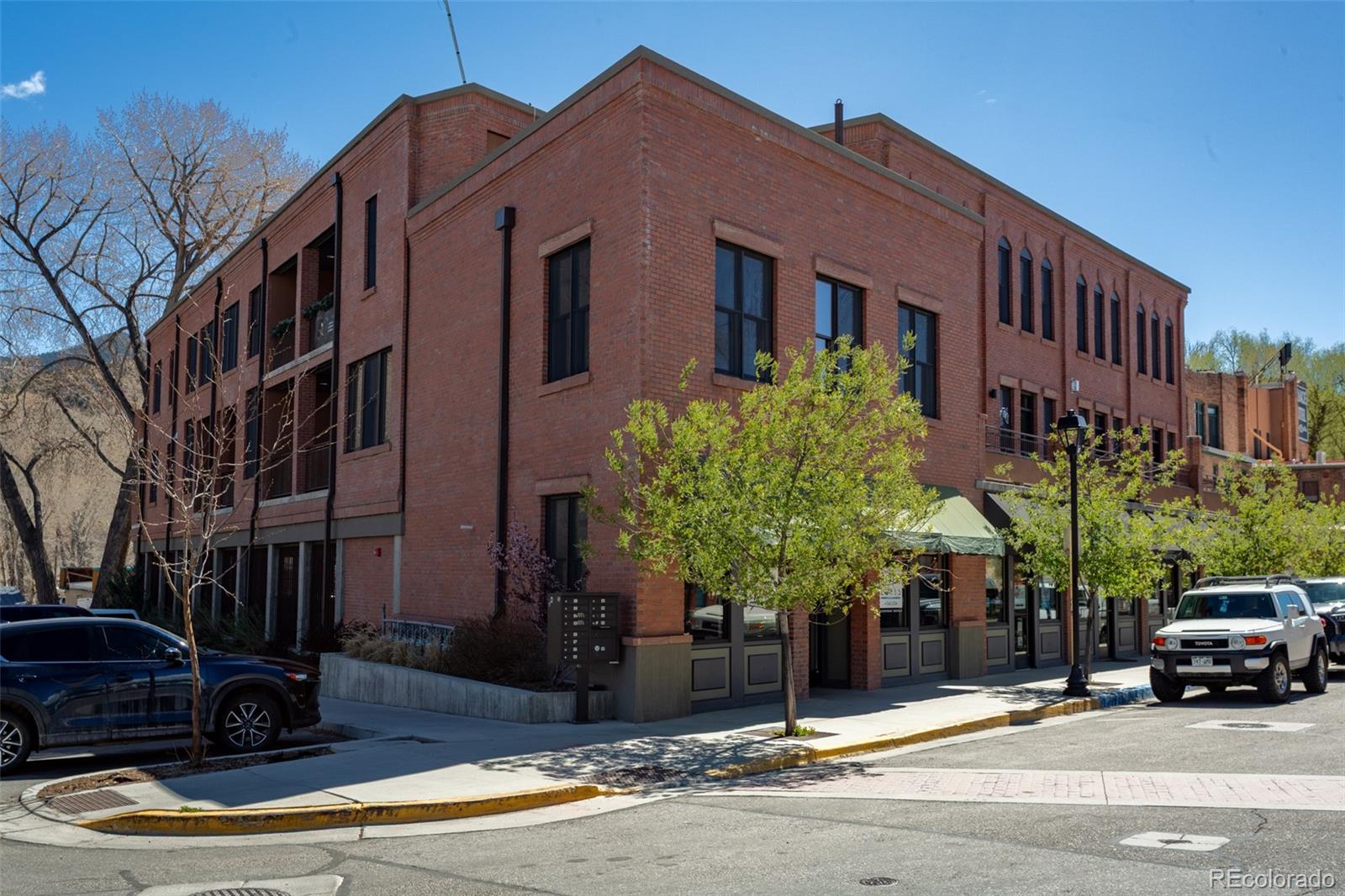 130 W Sackett Avenue Unit: K