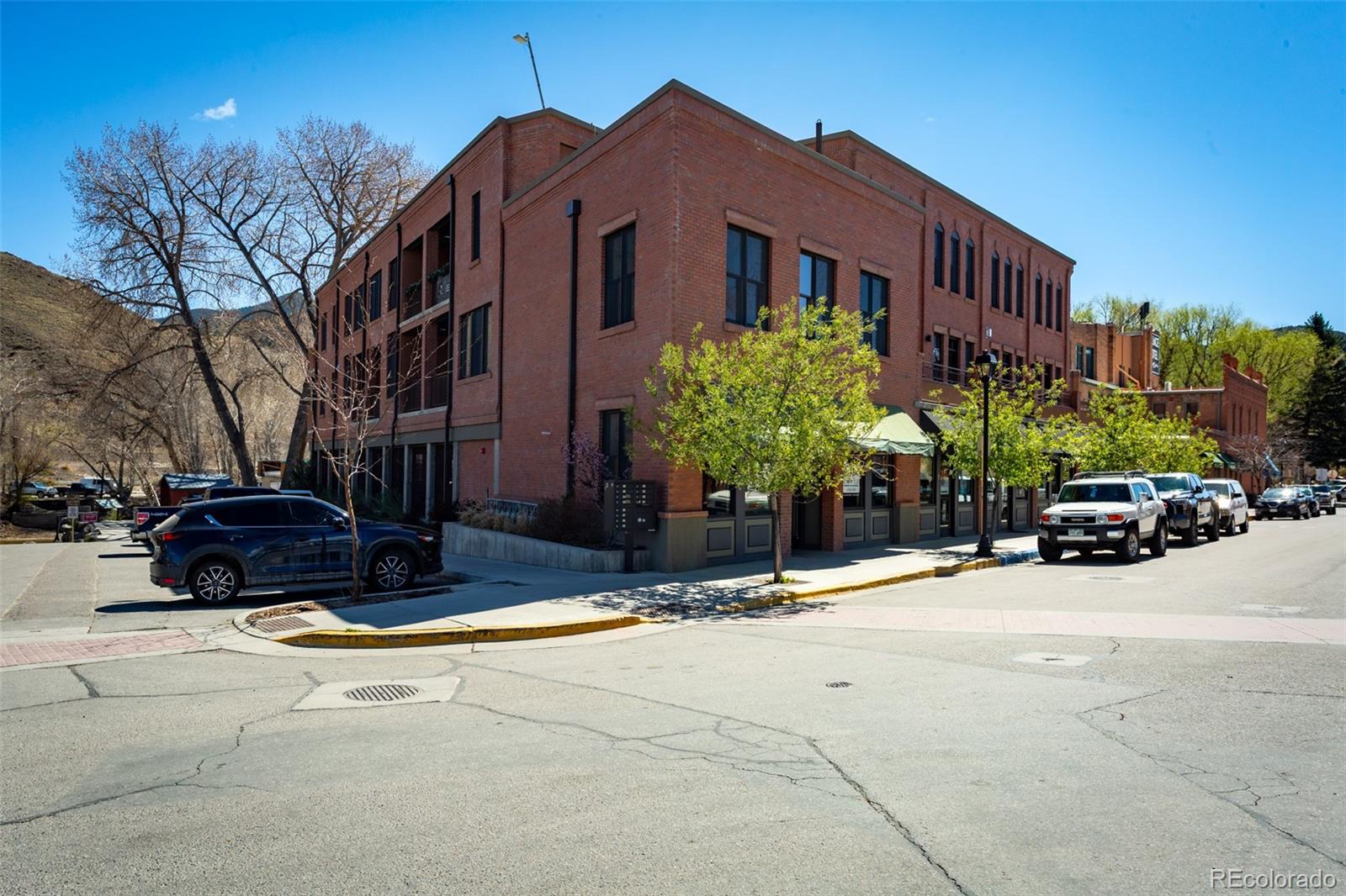 130 W Sackett Avenue Unit: K