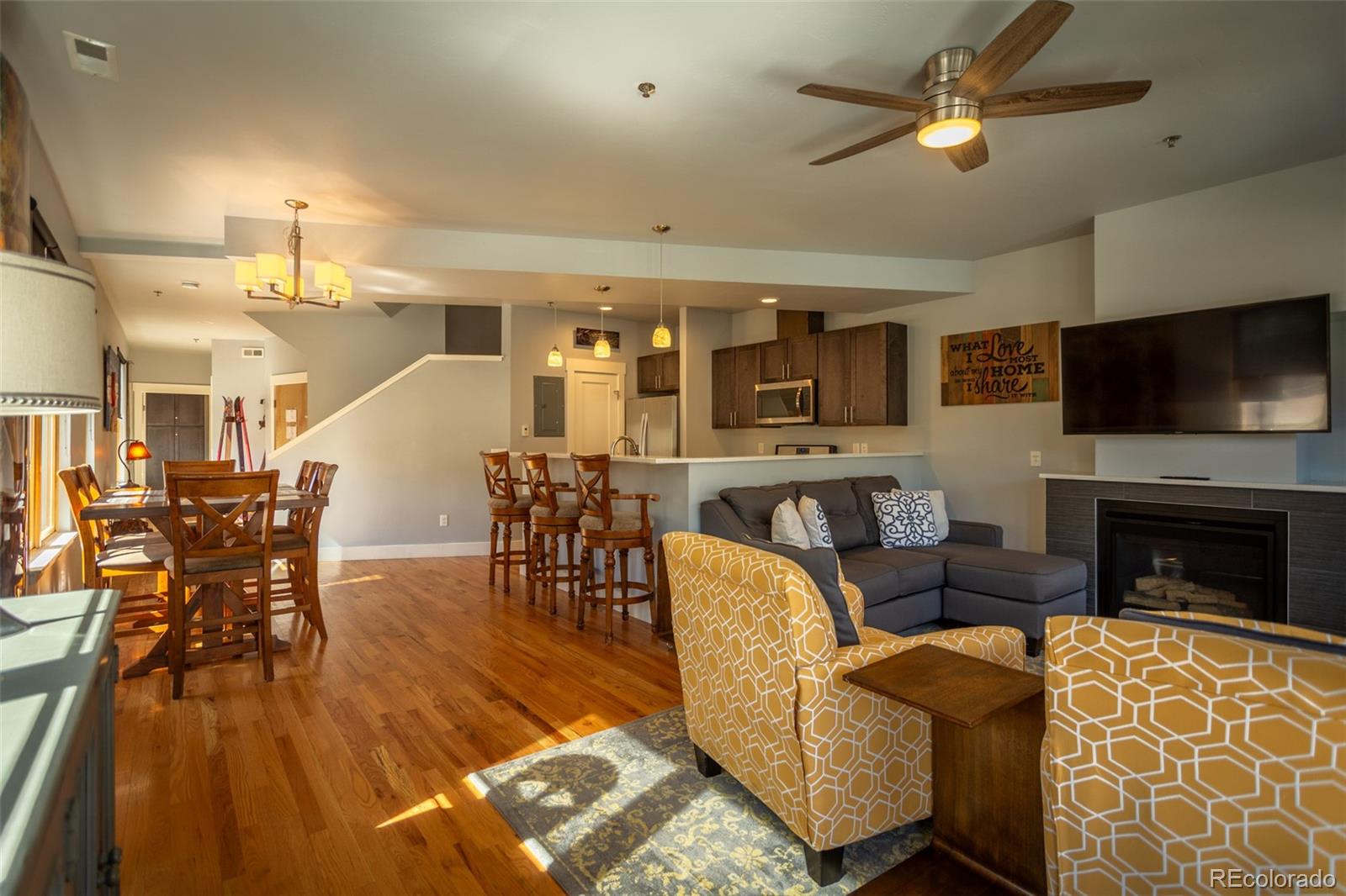 130 W Sackett Avenue Unit: K
