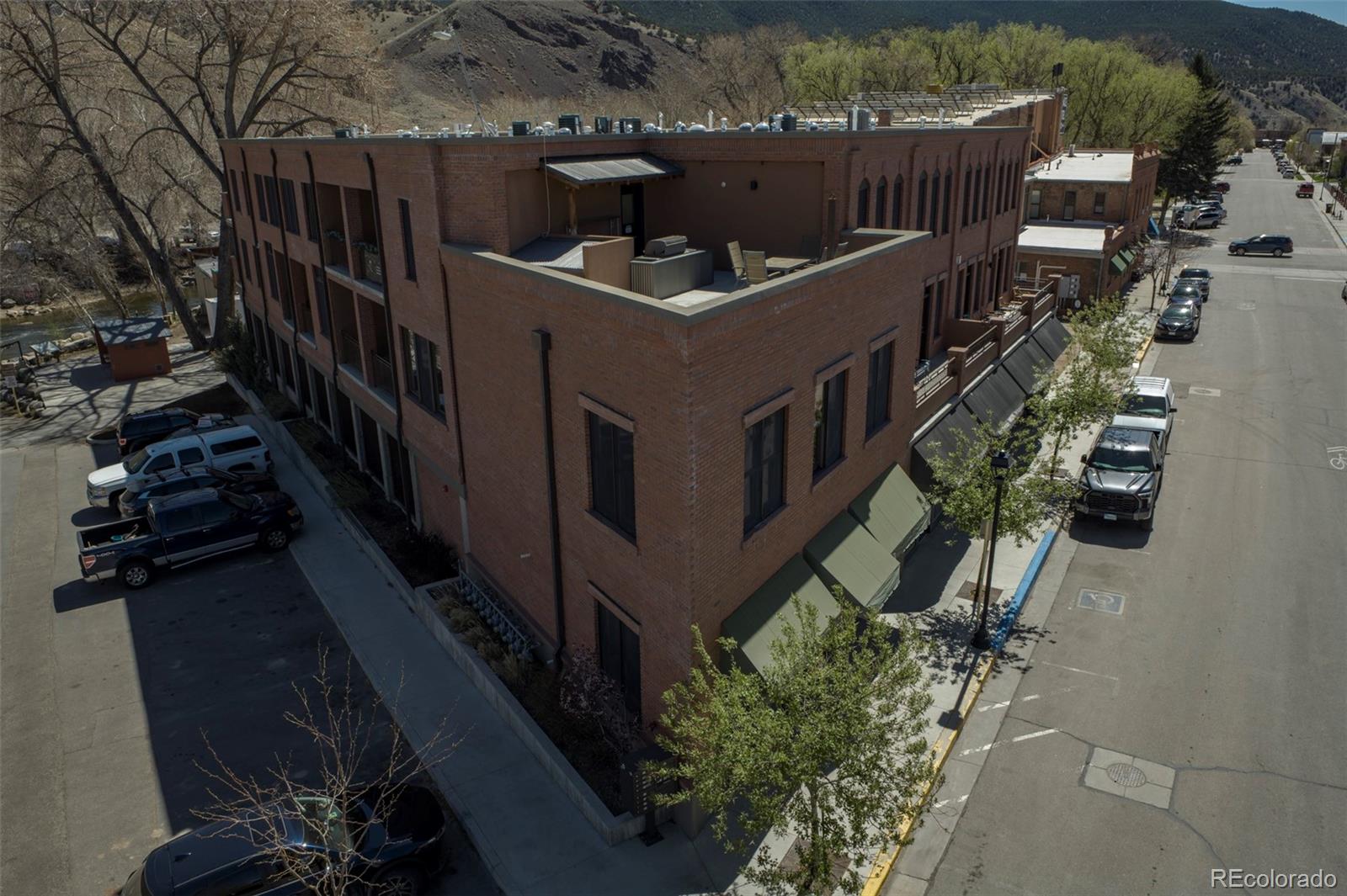 130 W Sackett Avenue Unit: K