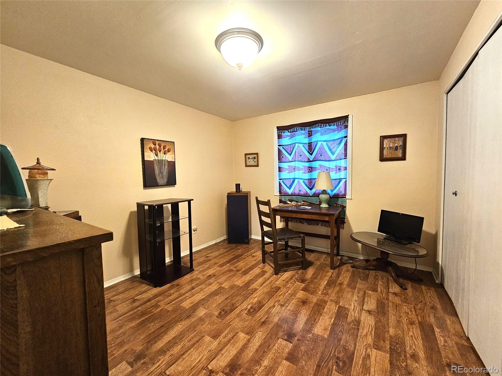 348 W Grand Avenue
