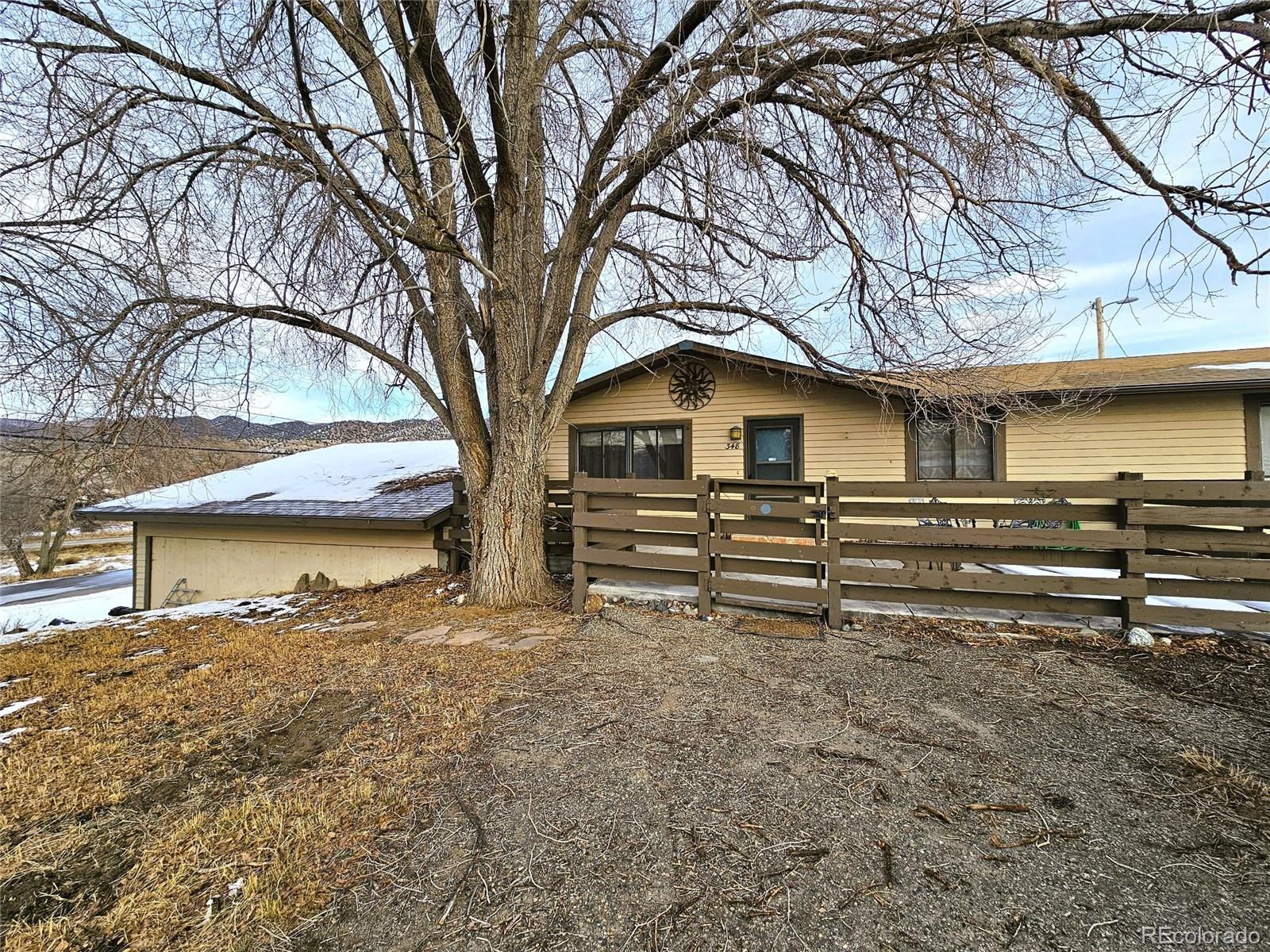 348 W Grand Avenue
