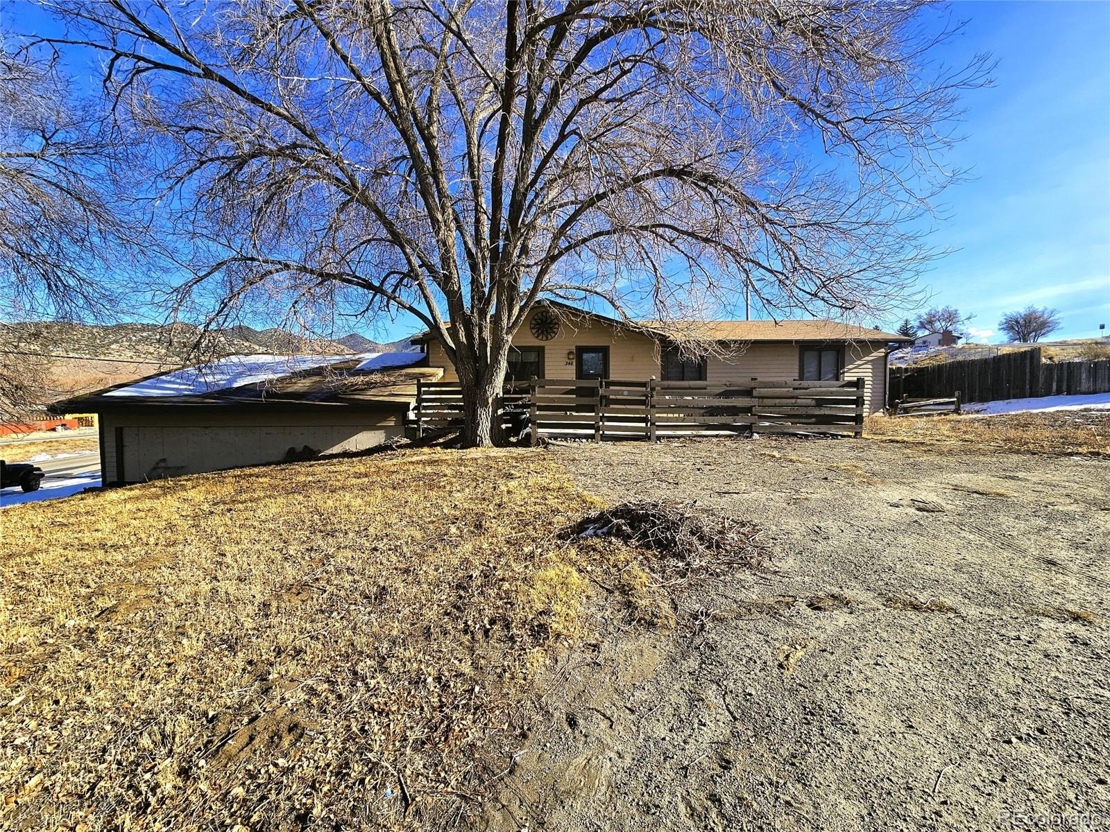 348 W Grand Avenue