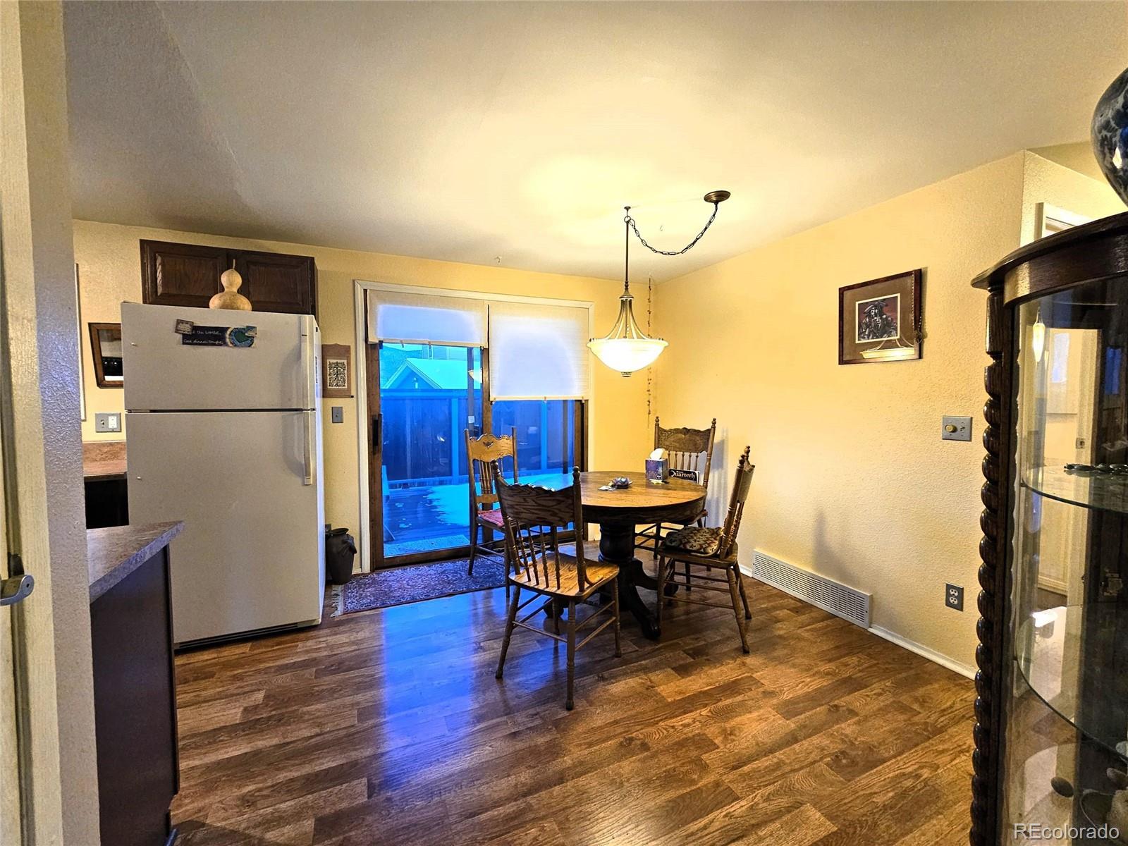 348 W Grand Avenue