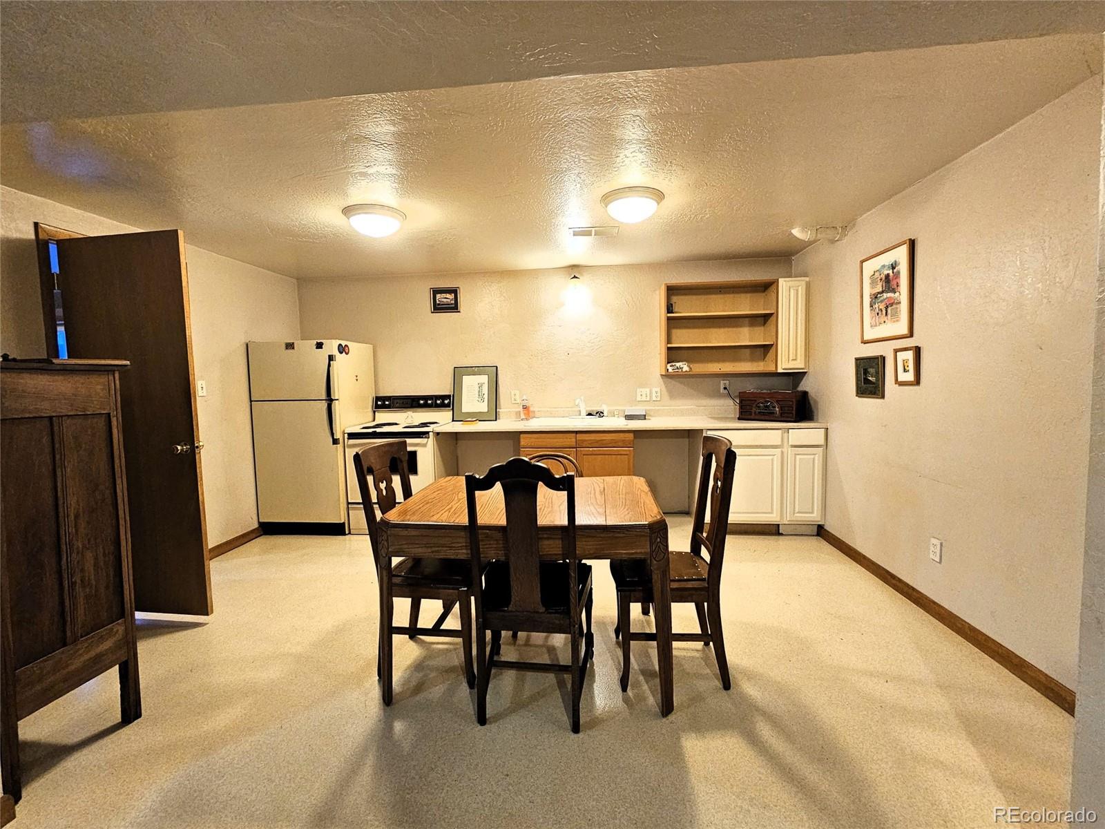 348 W Grand Avenue