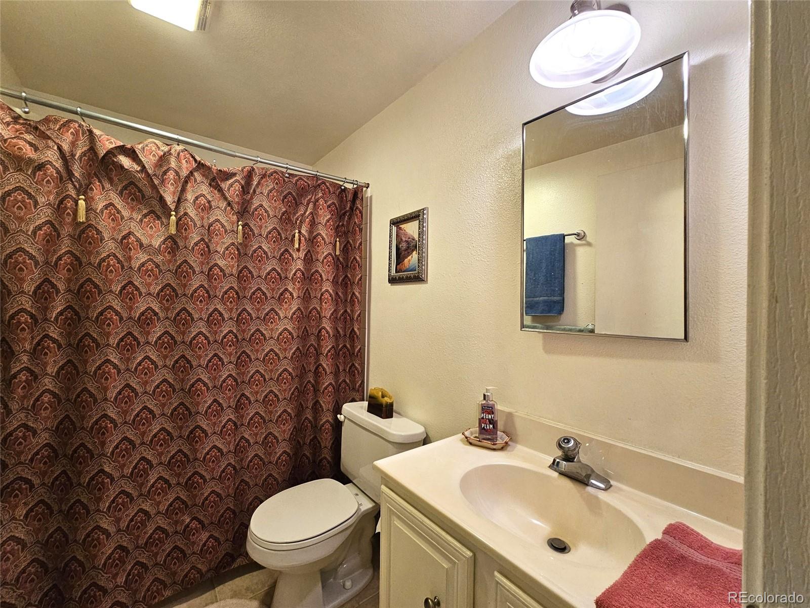 348 W Grand Avenue