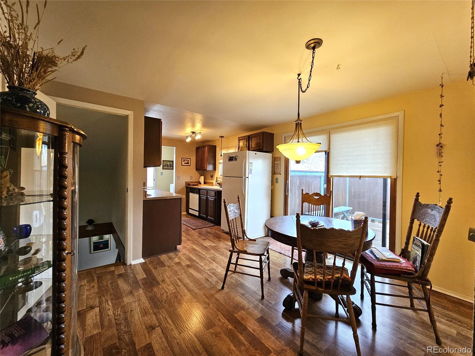 348 W Grand Avenue