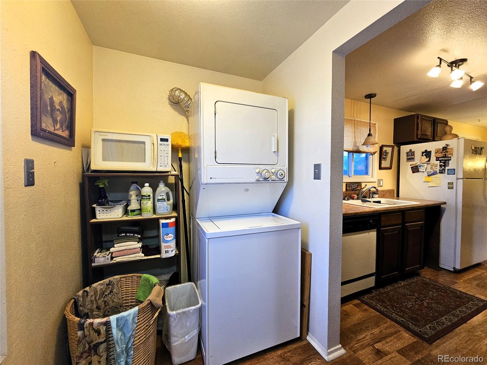 348 W Grand Avenue