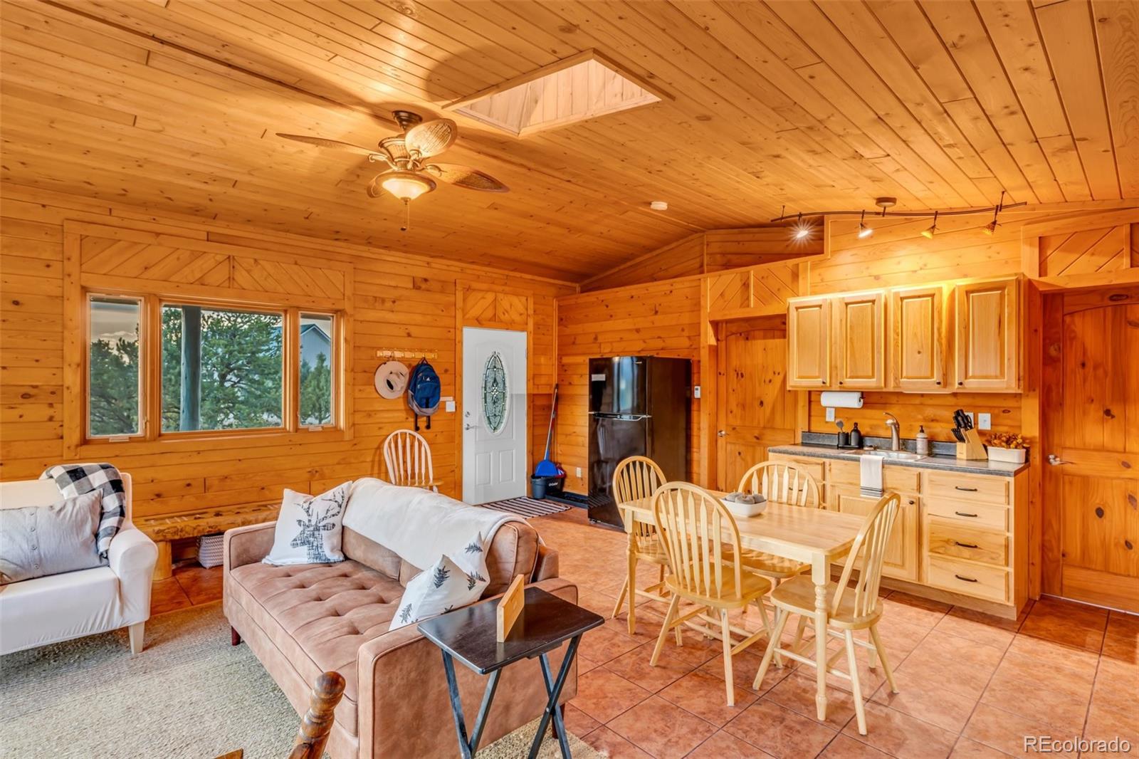 875 Sunrise Ridge