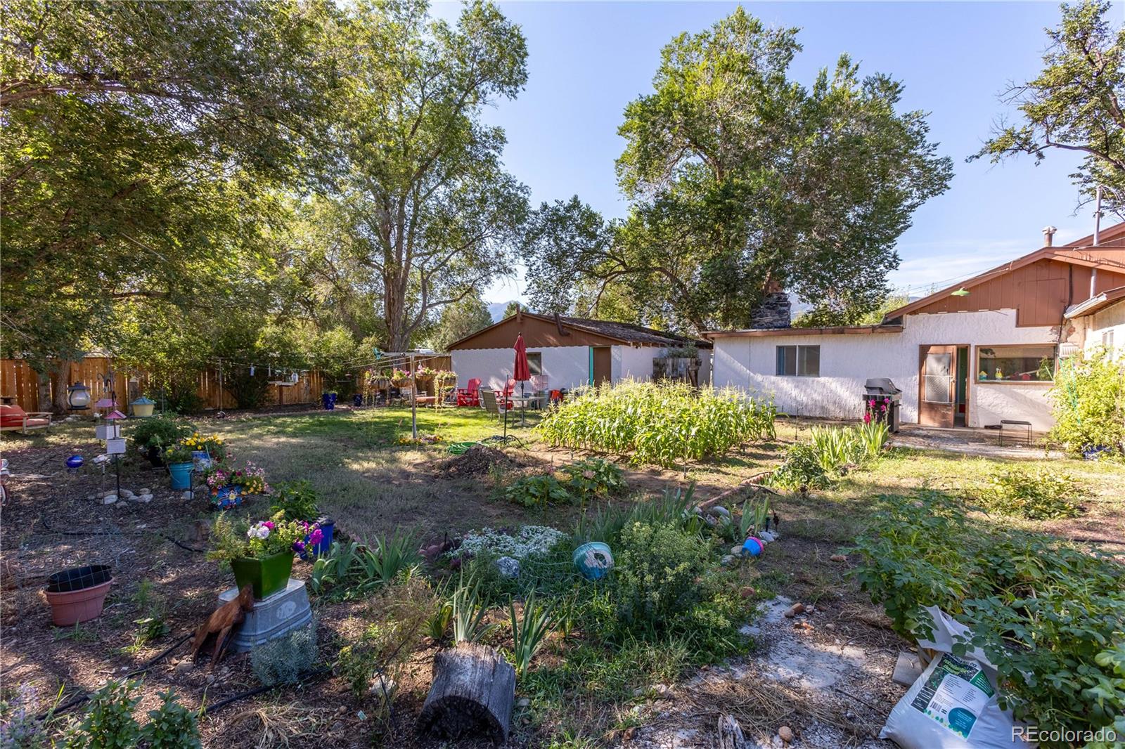 420 W 10th Street