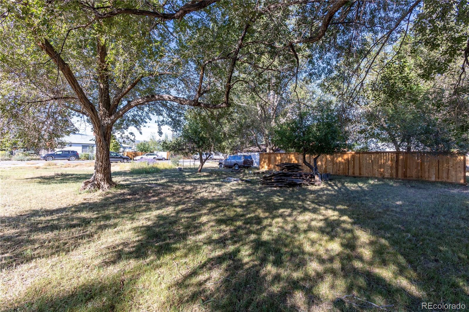 420 W 10th Street