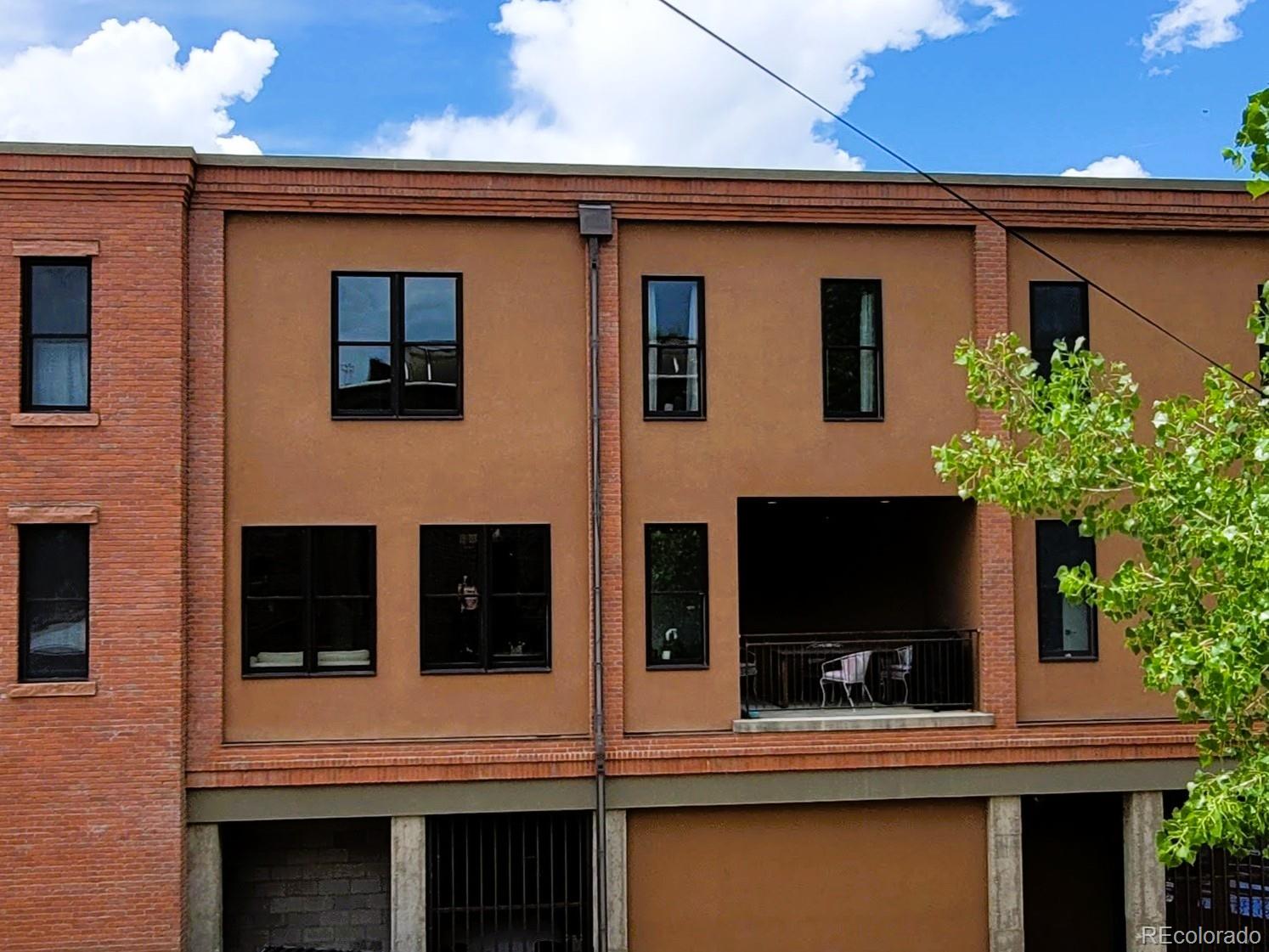 130 W Sackett Avenue Unit: L