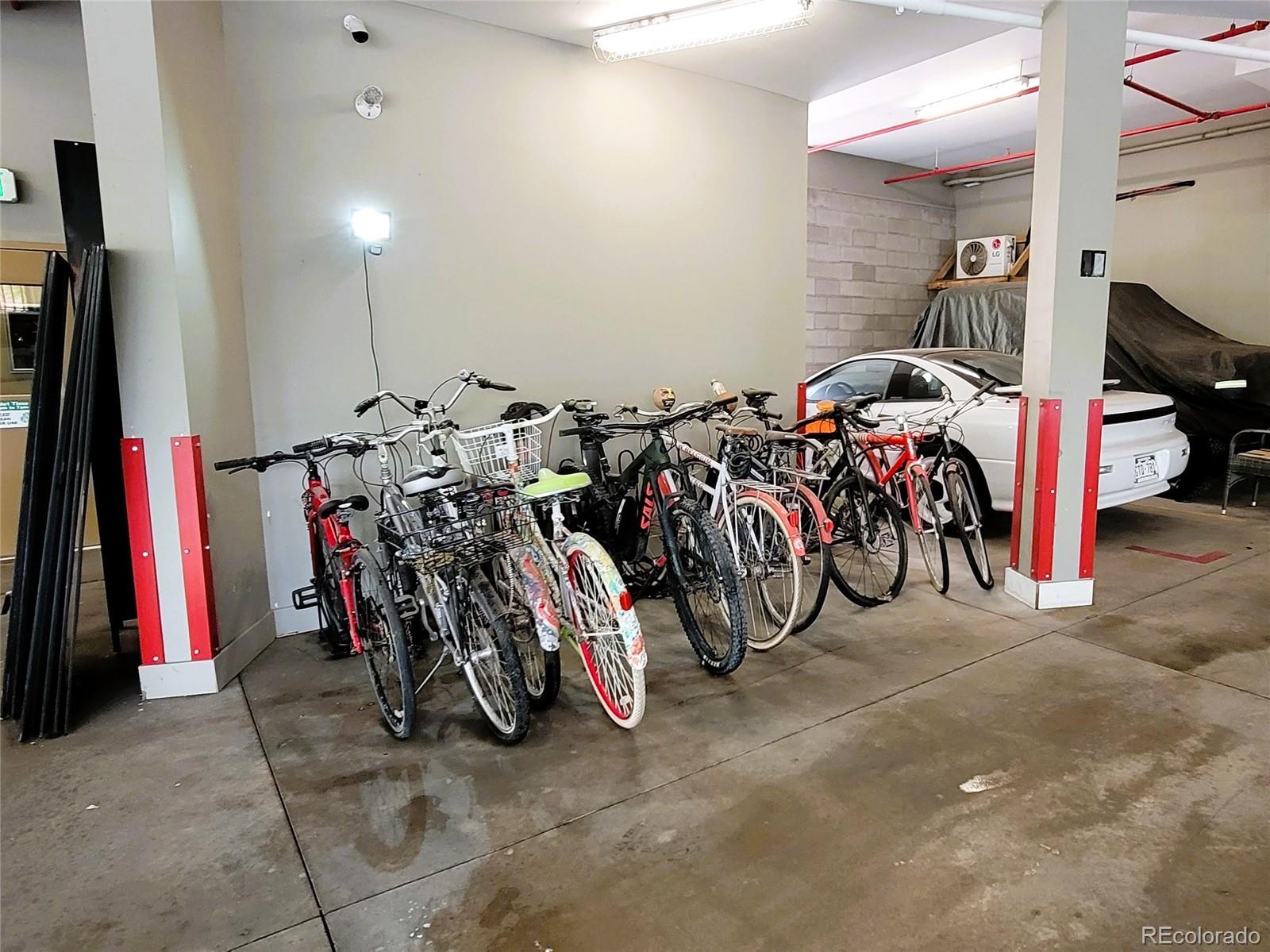 130 W Sackett Avenue Unit: L