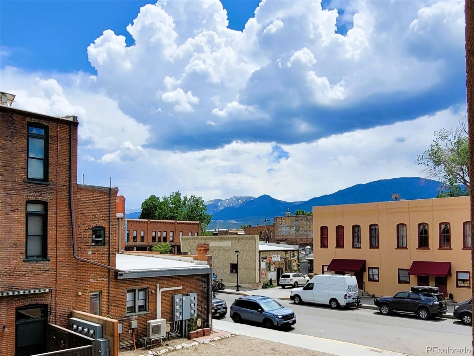 130 W Sackett Avenue Unit: L
