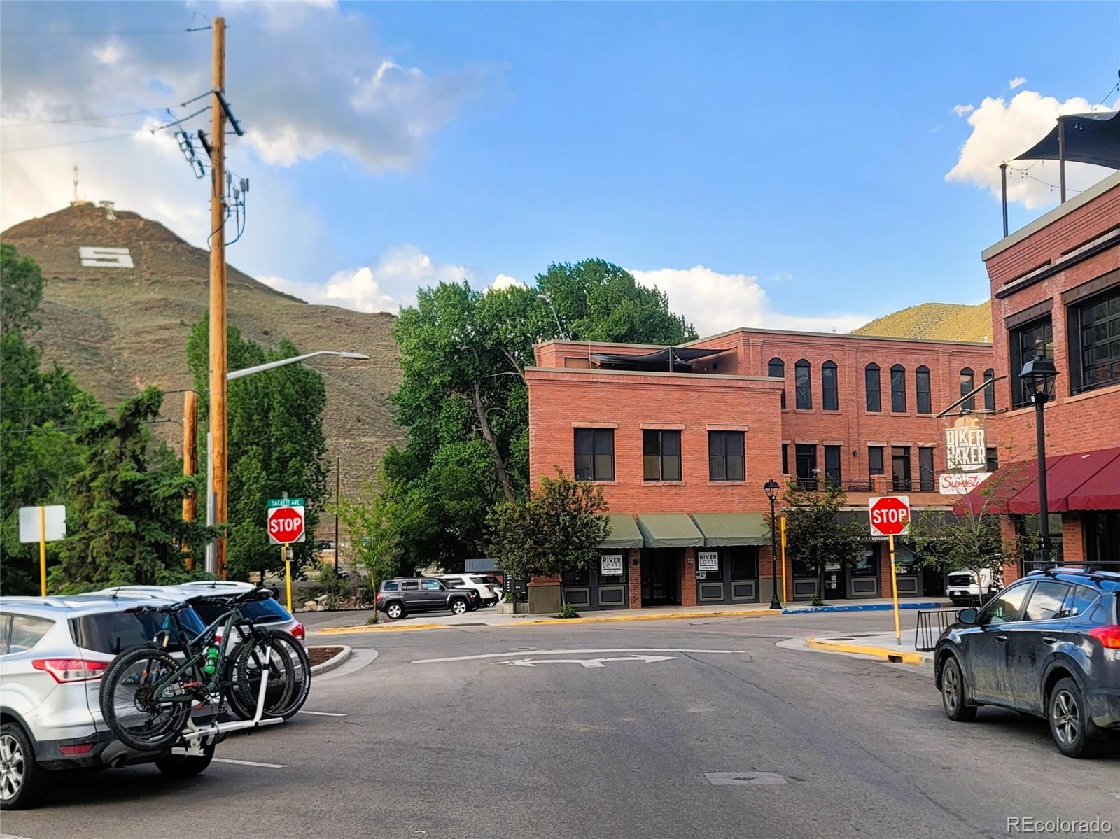 130 W Sackett Avenue Unit: L
